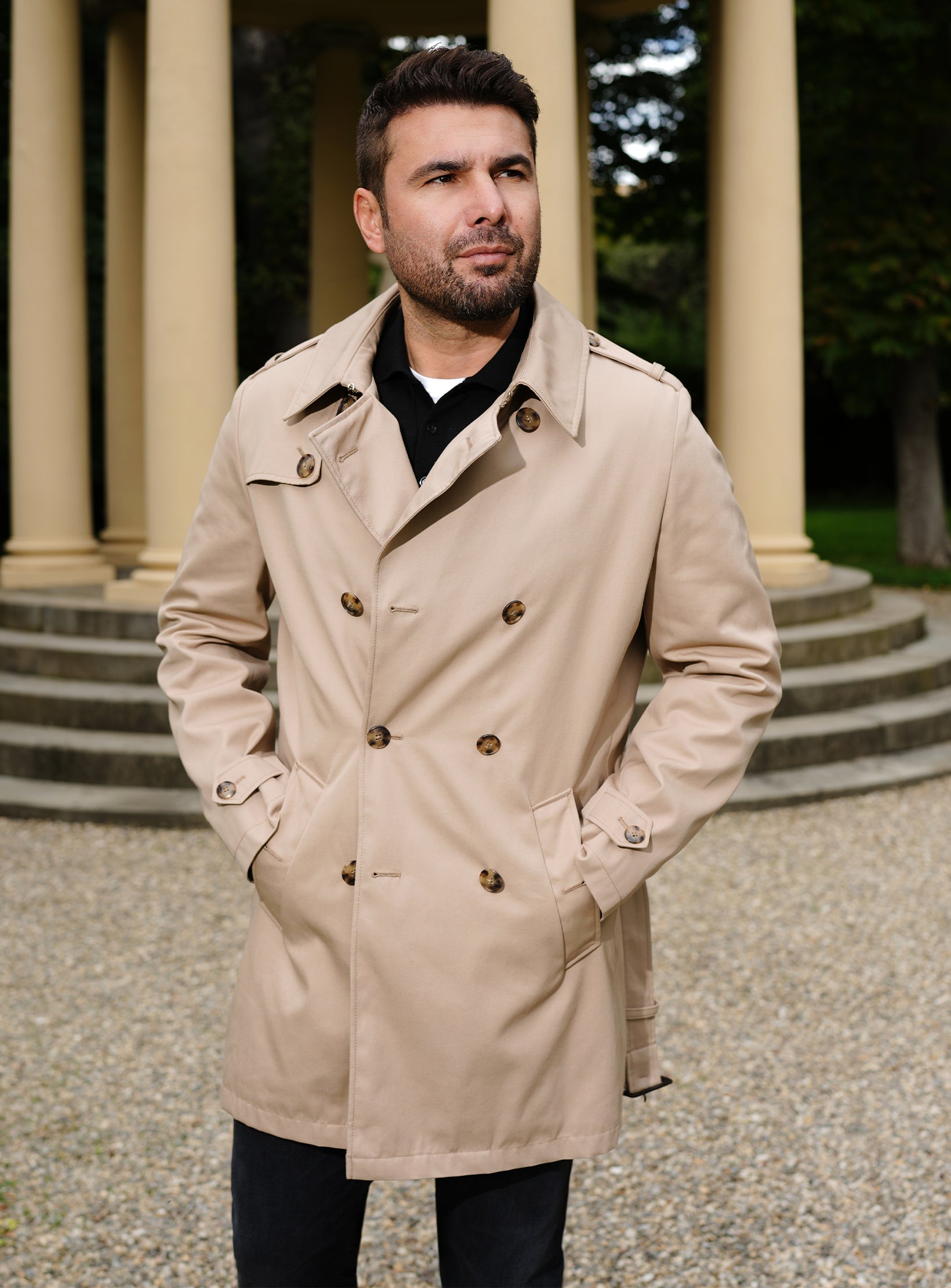 The Trench Coat – Refined Elegance in All Weather