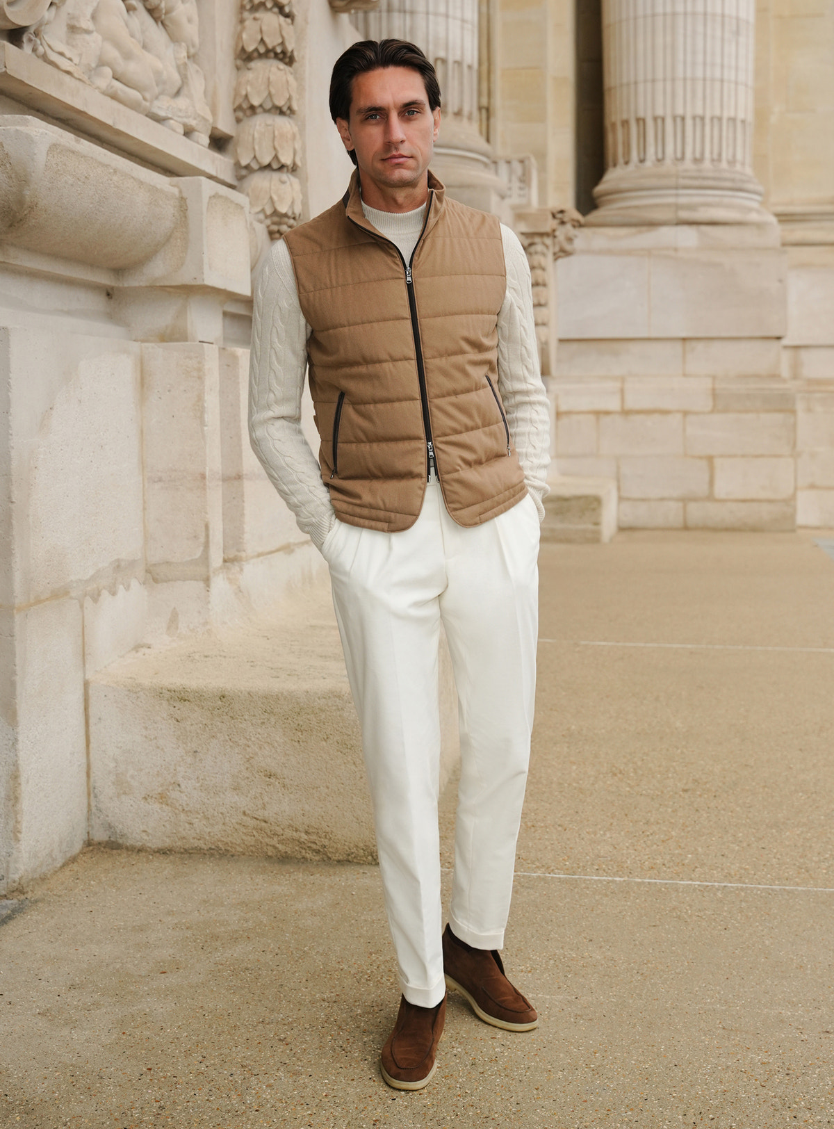 Consiglieri look with a camel vest, beige checked jacket and white trousers