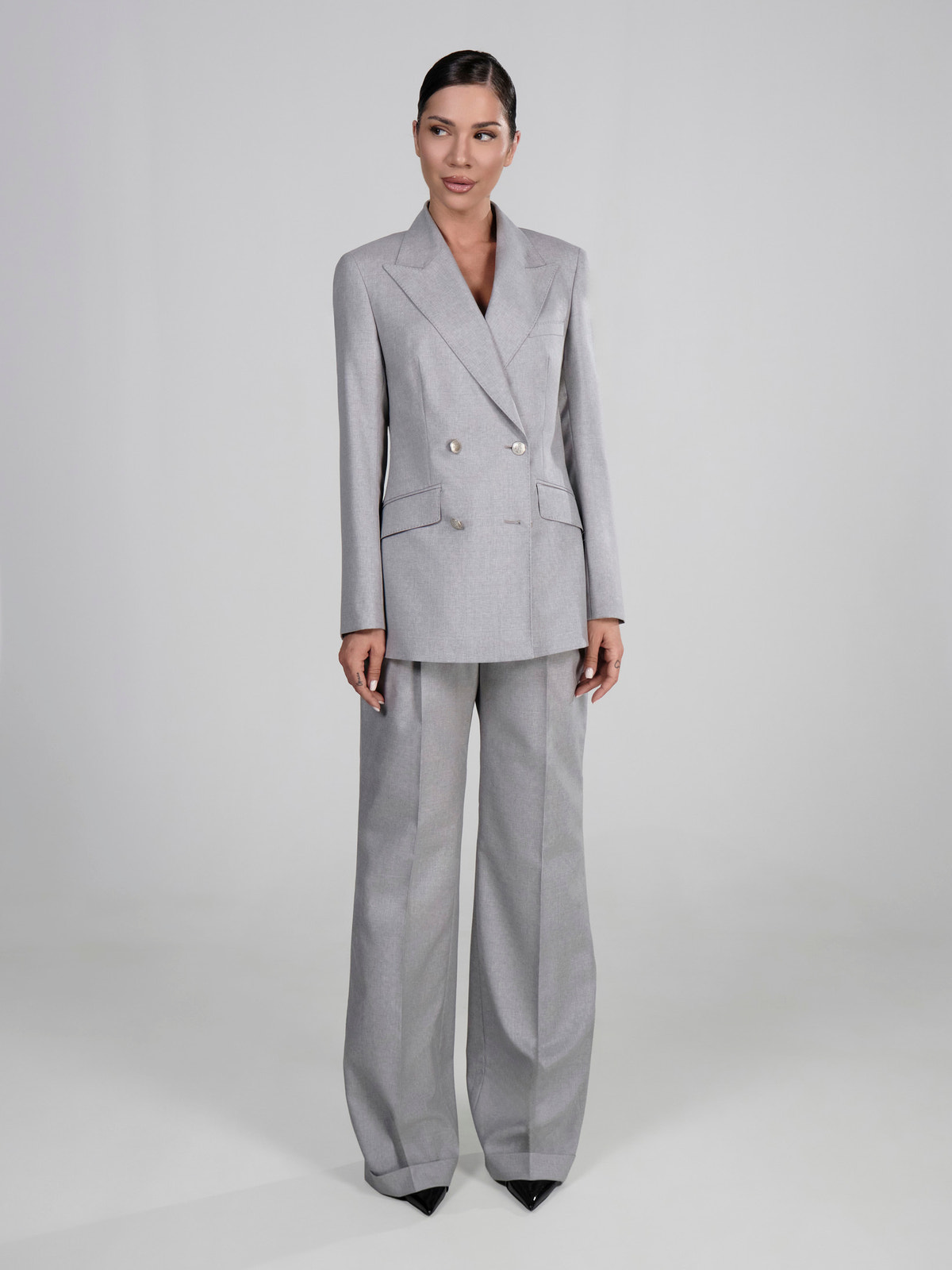 Light grey Consiglieri DONNA women's suit with a double-breasted blazer and wide-leg trousers