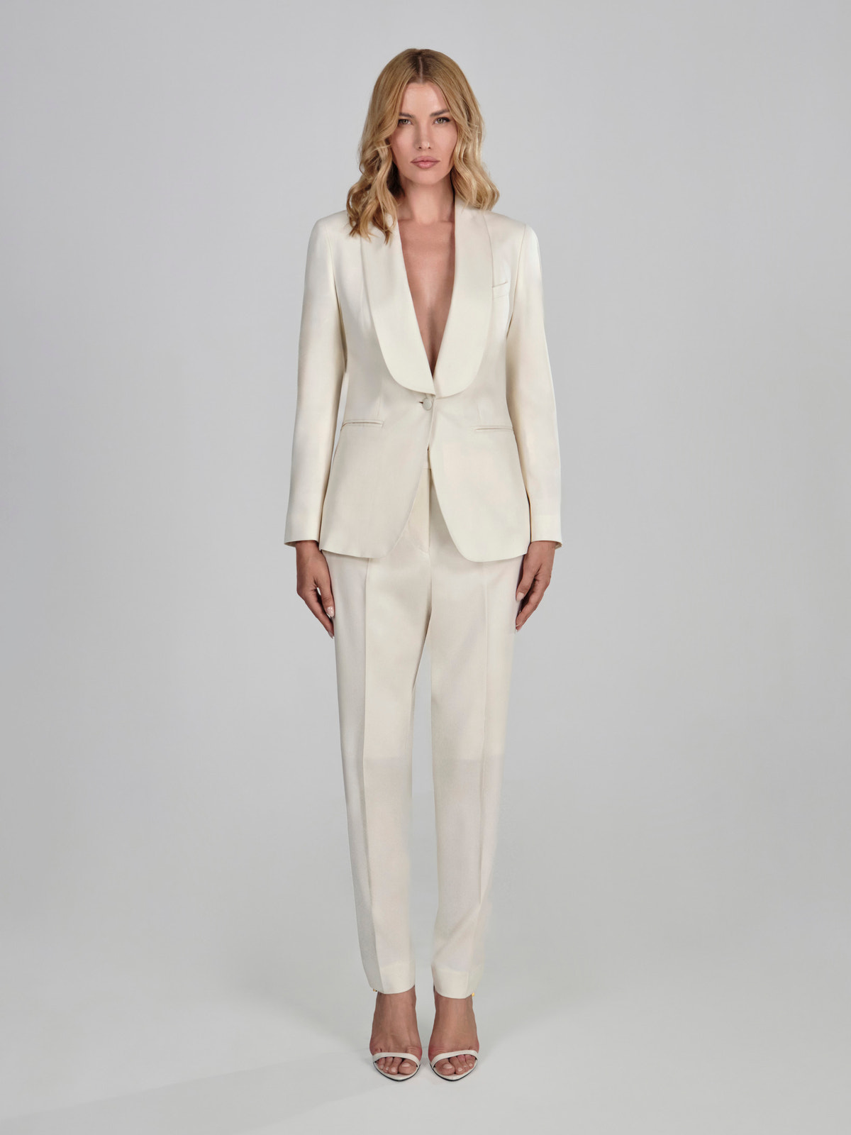Ivory Consiglieri DONNA women's suit with a shawl-lapel blazer and tapered trousers