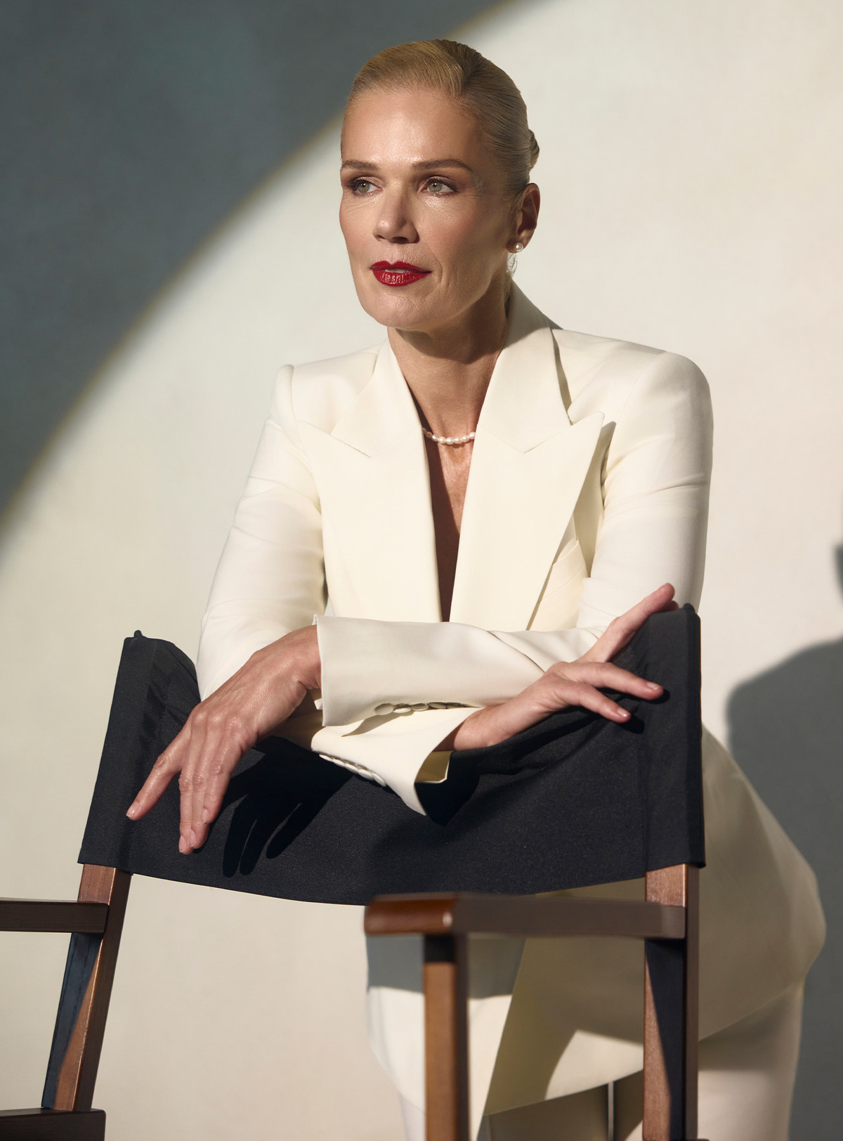 Ivory Consiglieri DONNA blazer with shawl lapels and a defined waist