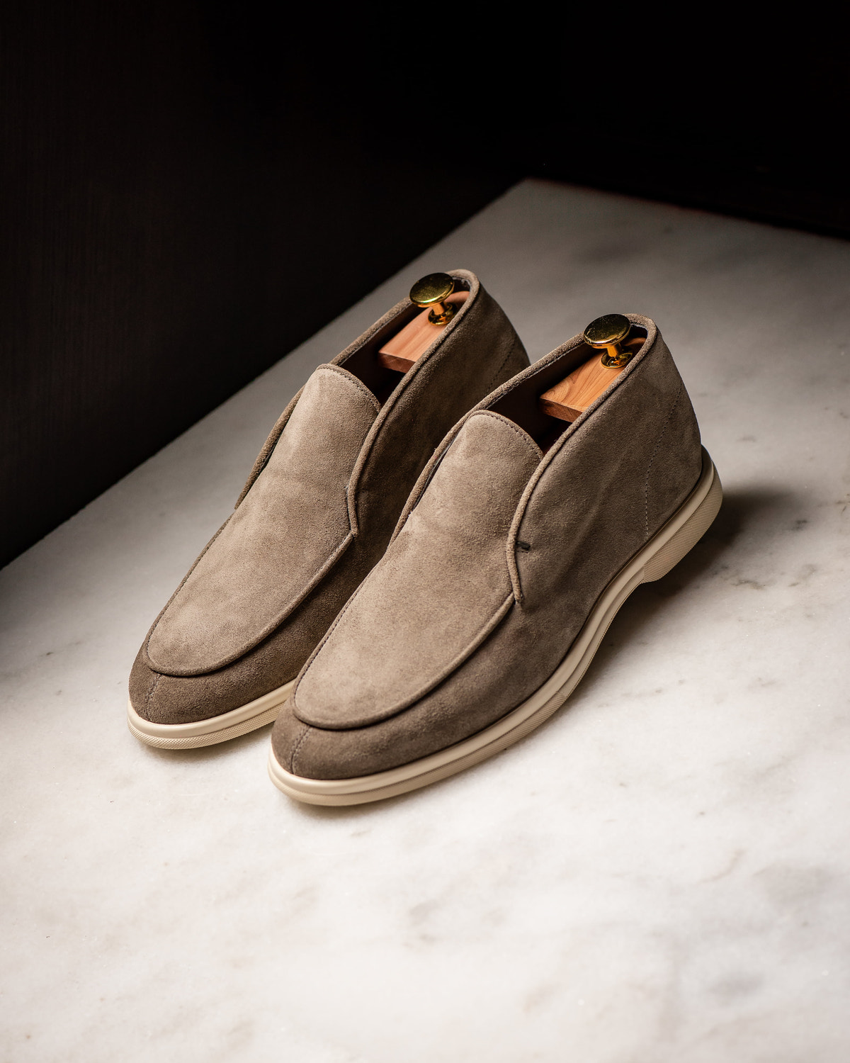 Consiglieri: taupe-grey mid-top loafers with a velvety texture