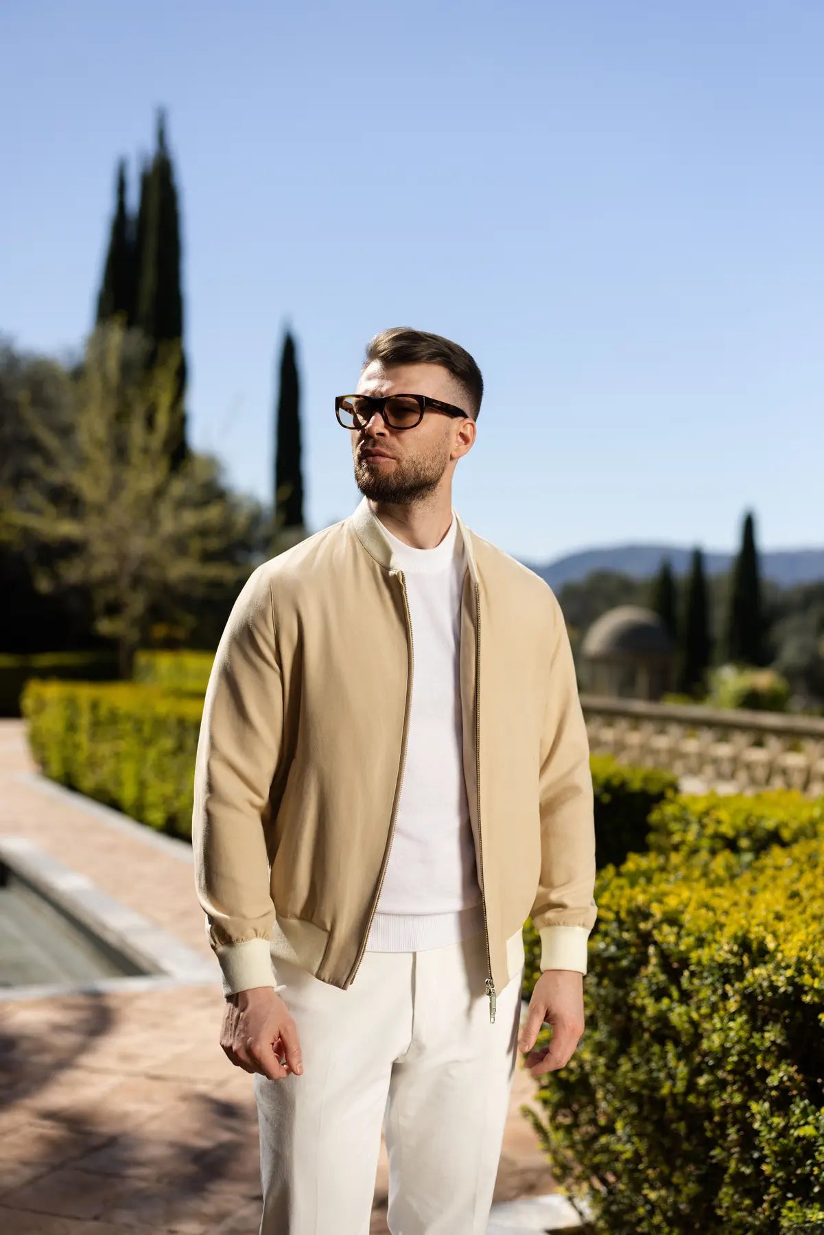Consiglieri Bomber Jacket in sand — light, ease and a clean line.