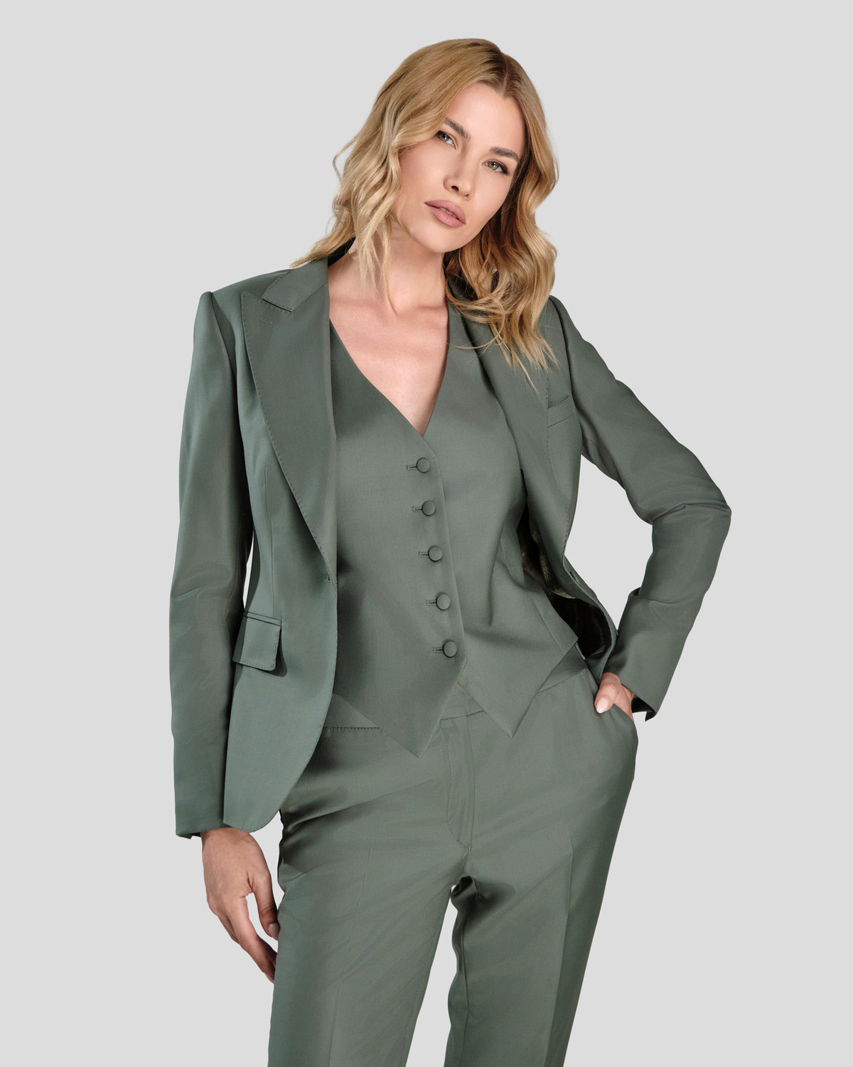 Green three-piece Consiglieri DONNA women's suit with a waistcoat and tapered trousers