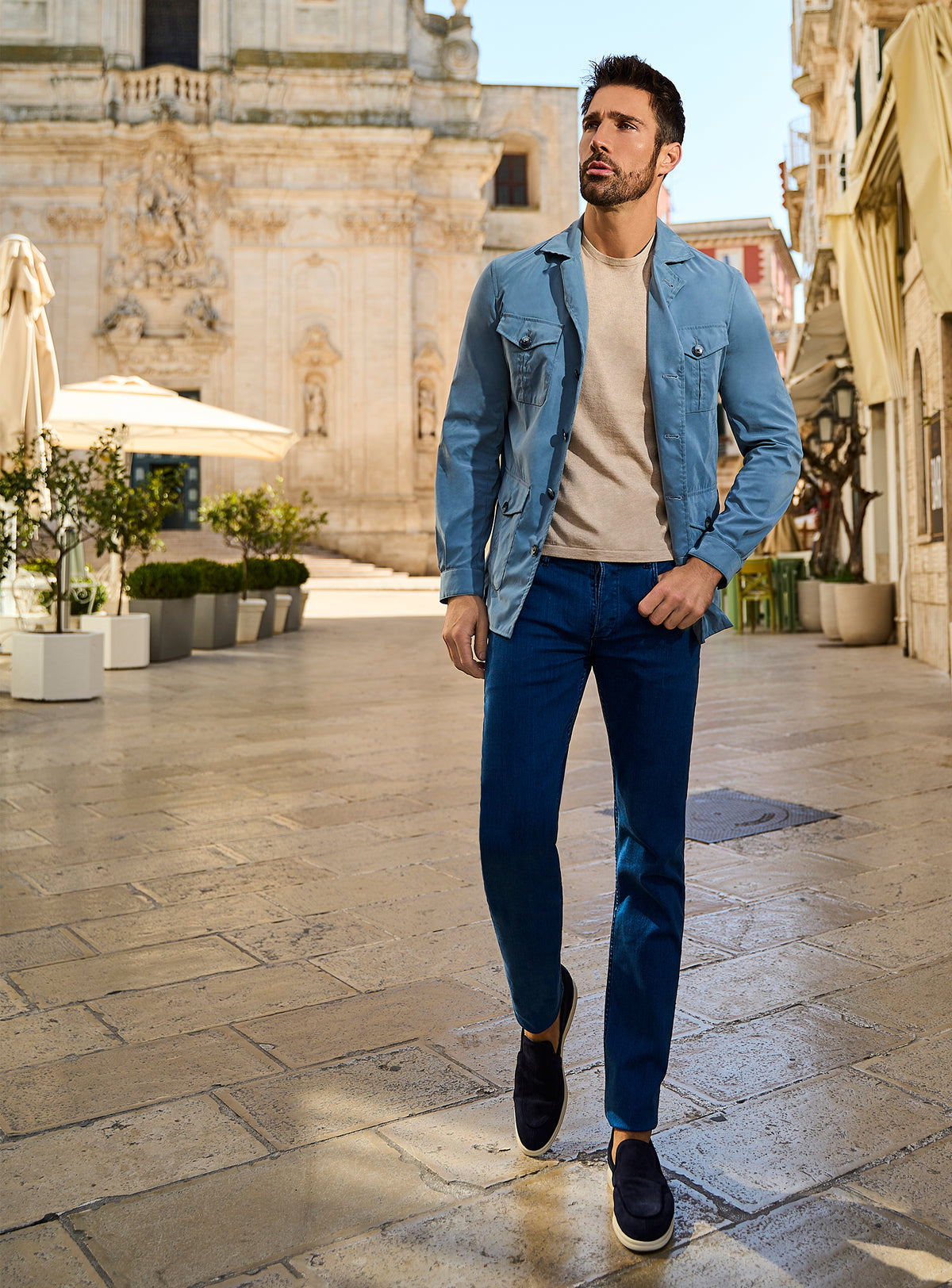 Consiglieri Siena: light blue safari jacket with patch pockets and blue trousers