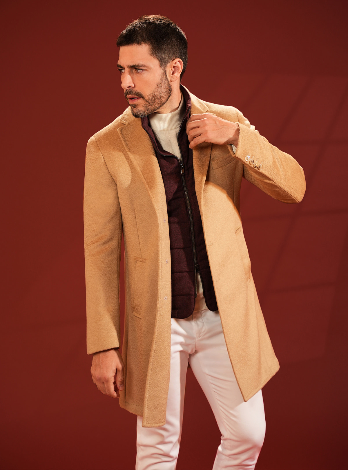 Camel Consiglieri overcoat with a raised collar and contrasting layers