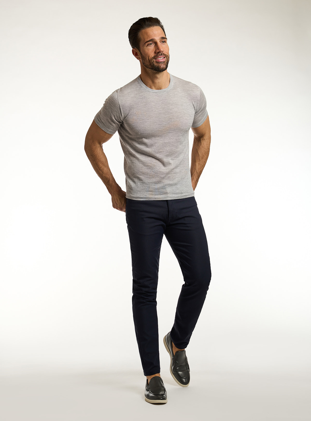 Consiglieri: light grey crew-neck T-shirt with navy trousers