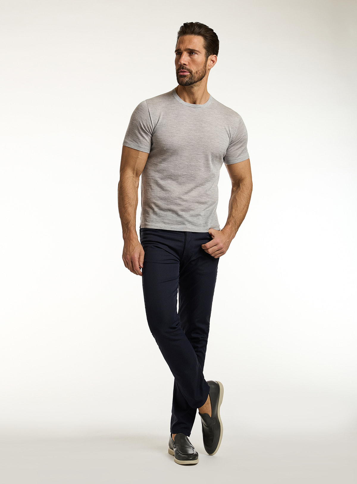 Consiglieri: light grey crew-neck T-shirt with navy trousers
