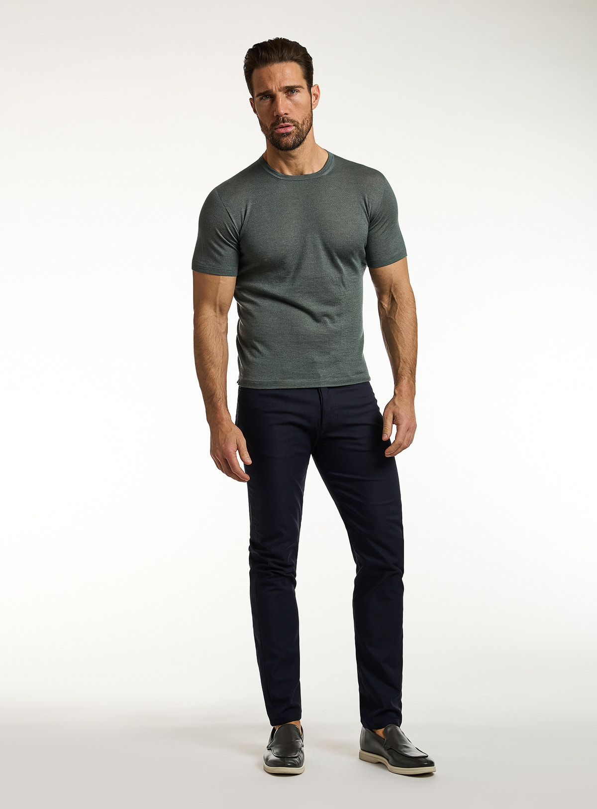 Consiglieri: dark green crew-neck T-shirt with navy trousers