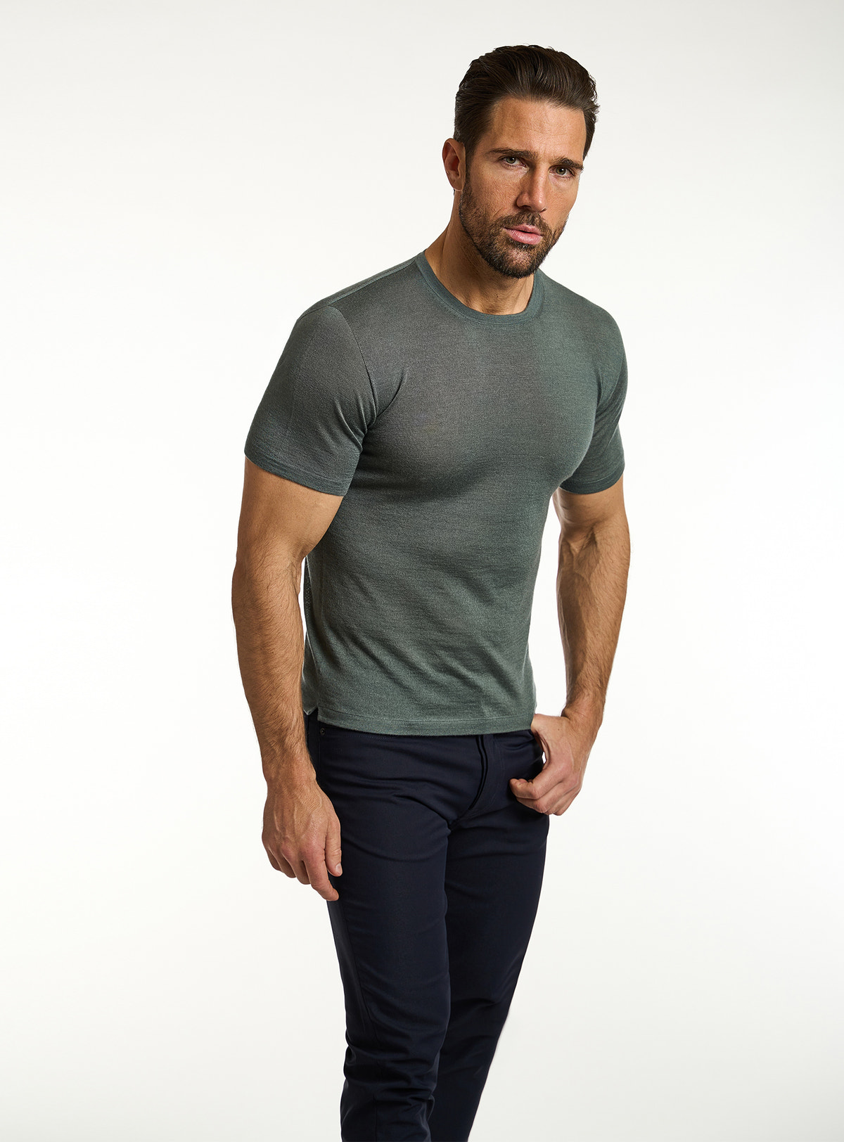 Consiglieri: dark green crew-neck T-shirt with navy trousers