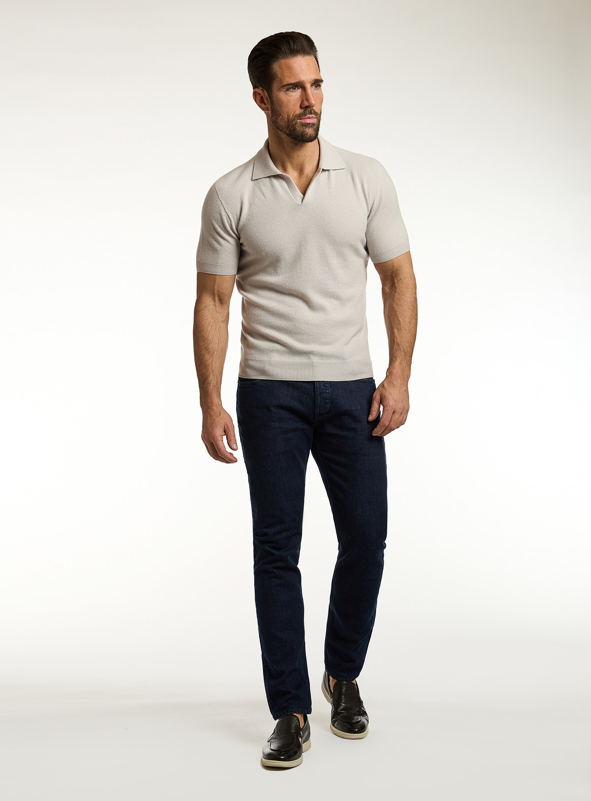 Consiglieri: navy jeans with a light grey polo