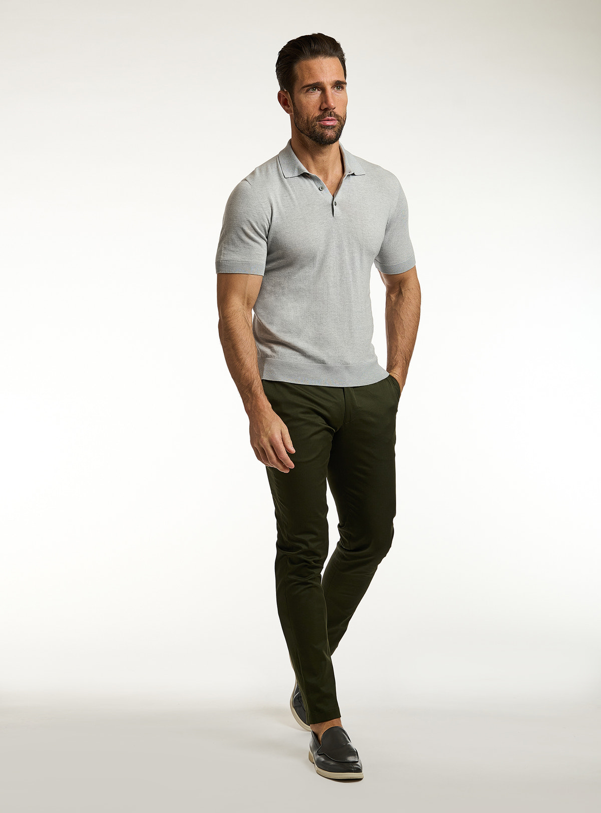 Consiglieri: light grey button-neck polo with green trousers