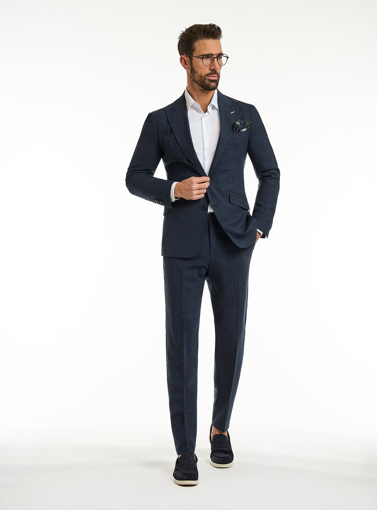Consiglieri Genoa Prestige: navy suit with a white shirt and patterned pocket square