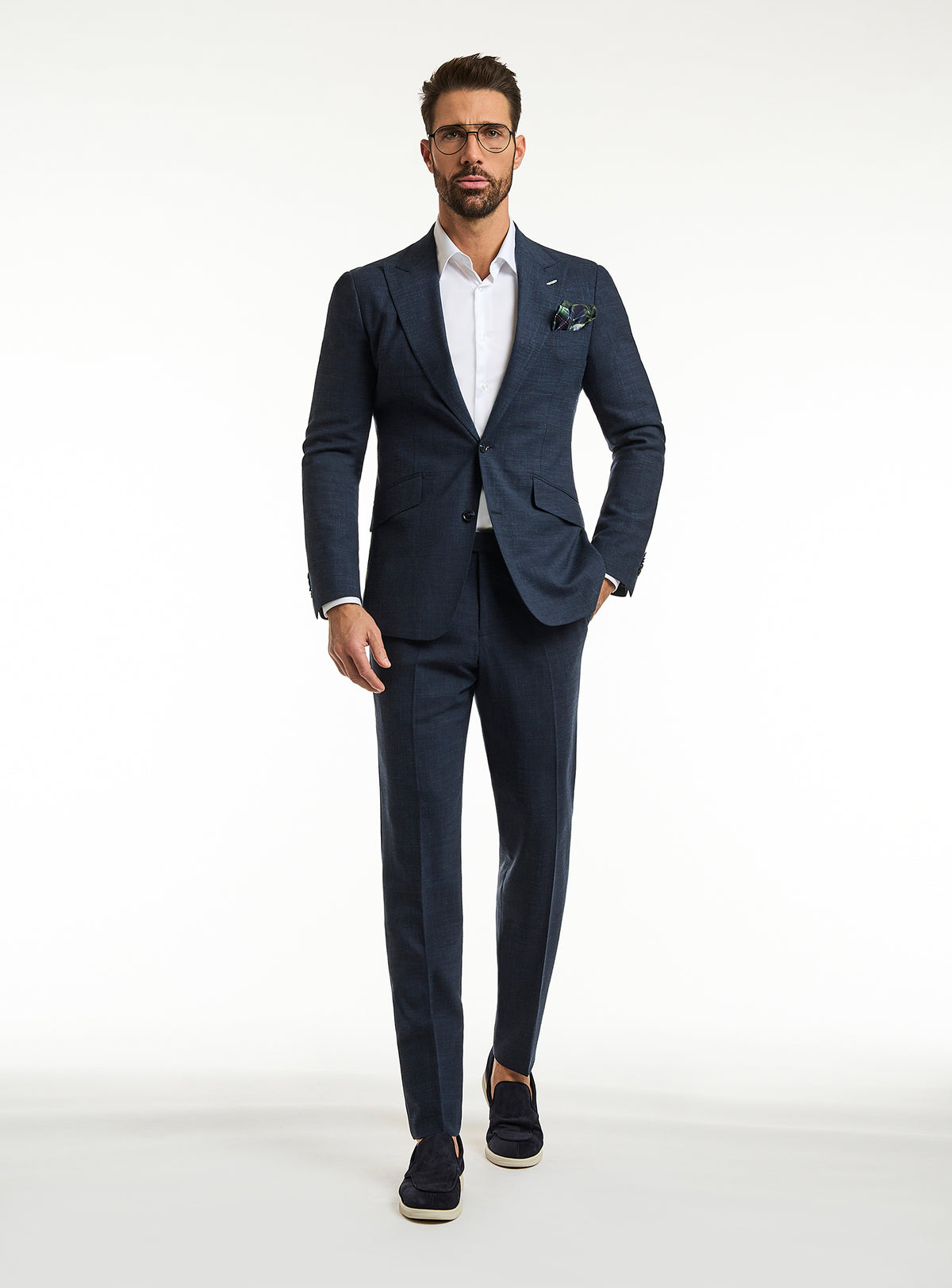 Consiglieri Genoa Prestige: navy suit with a white shirt and patterned pocket square