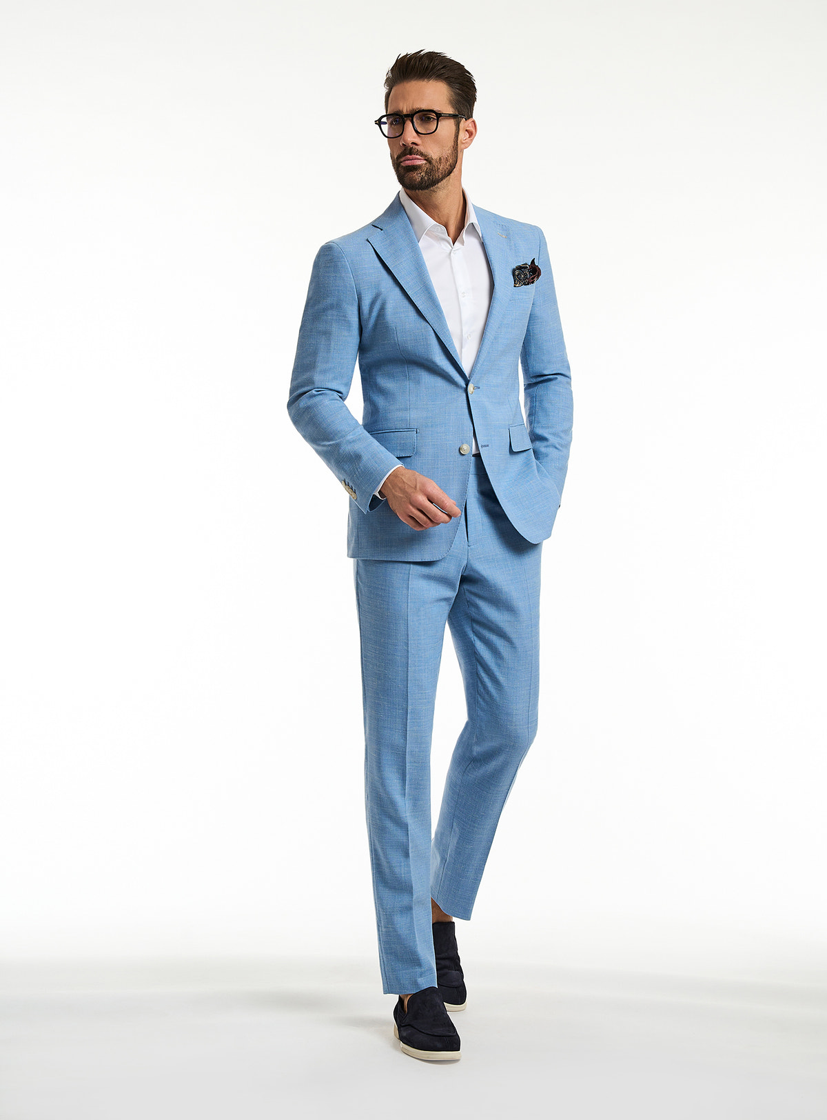 Consiglieri Venetia Chic: light blue suit with a white shirt