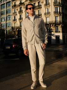 Beige Consiglieri jacket in a relaxed ensemble with matching trousers