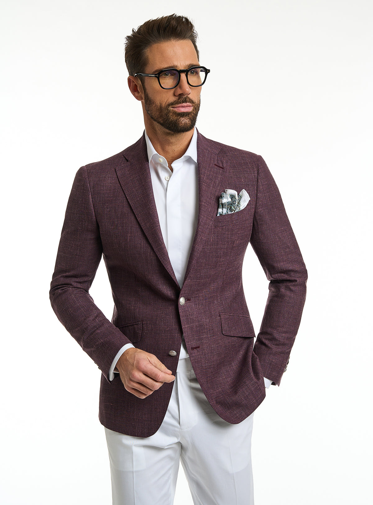 Consiglieri Genova Sophisticato: plum jacket with a white shirt and white trousers