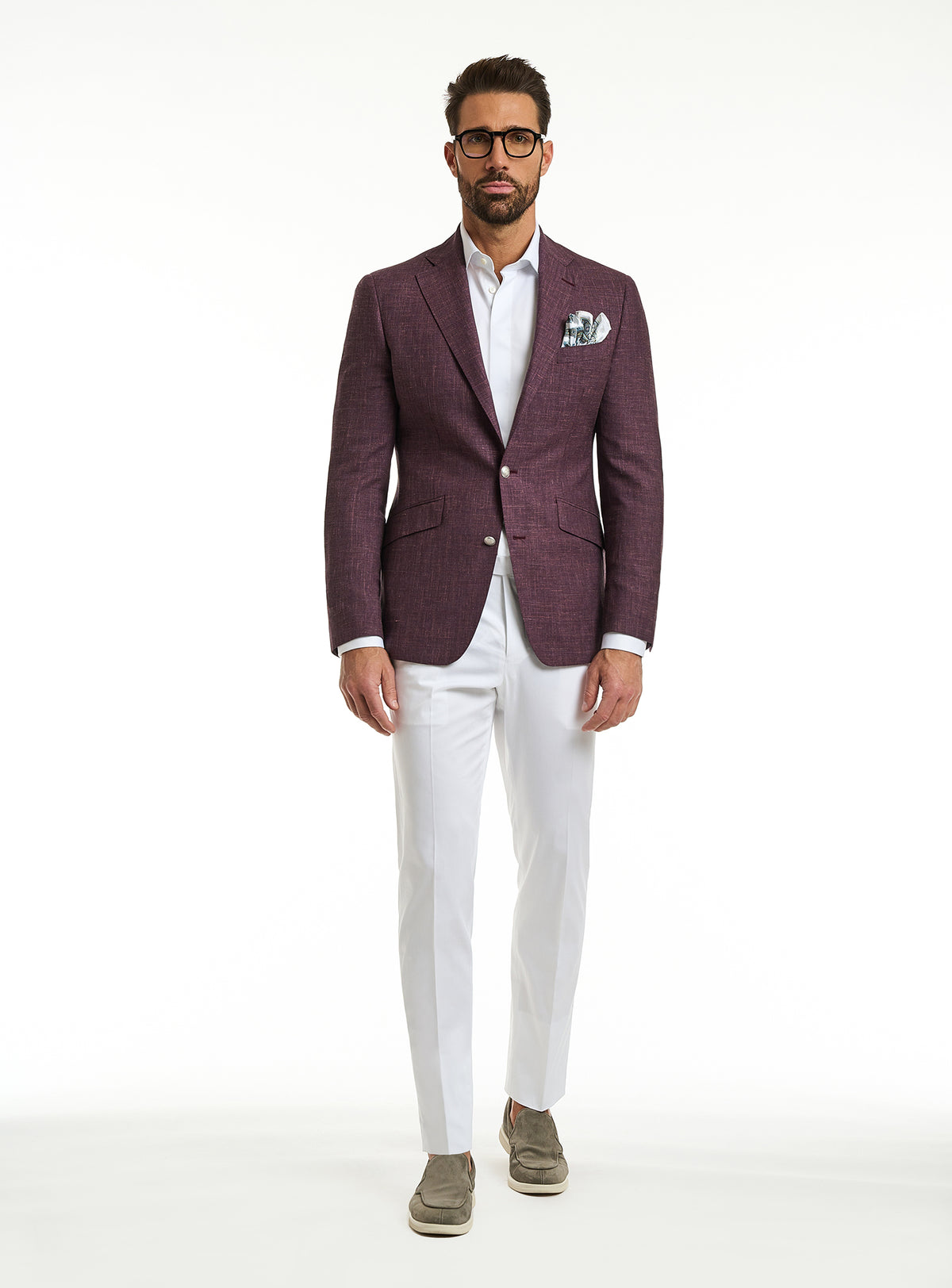 Consiglieri Genova Sophisticato: plum jacket with a white shirt and white trousers