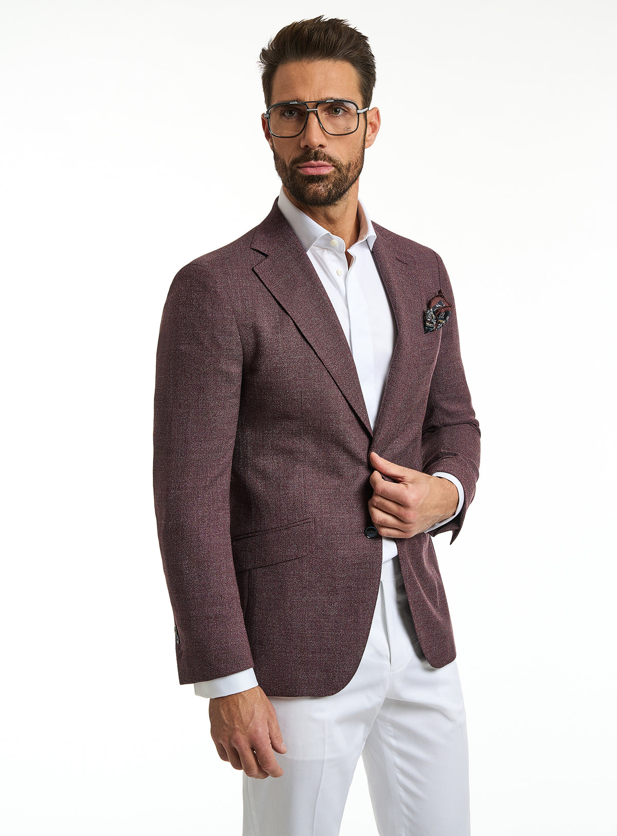 Consiglieri Genova Sophisticato: plum jacket with a white shirt and white trousers