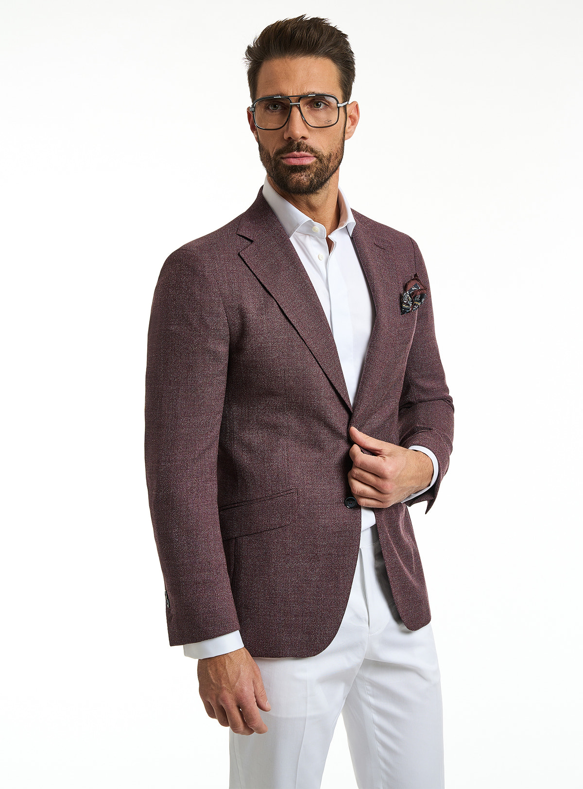 Consiglieri La Spezia Raffinato: plum jacket with a white shirt and white trousers
