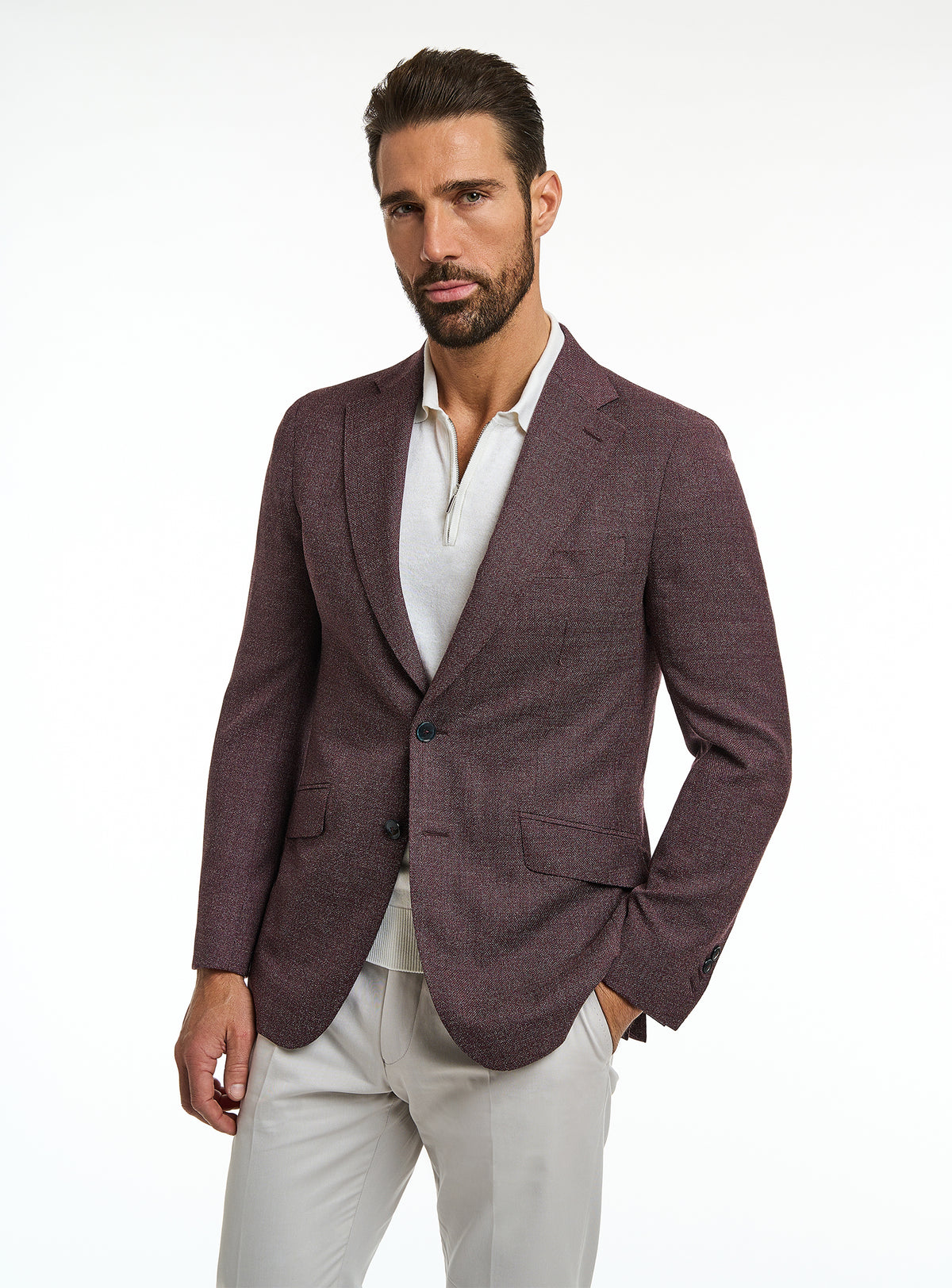 Consiglieri: burgundy jacket with a white shirt and light grey trousers