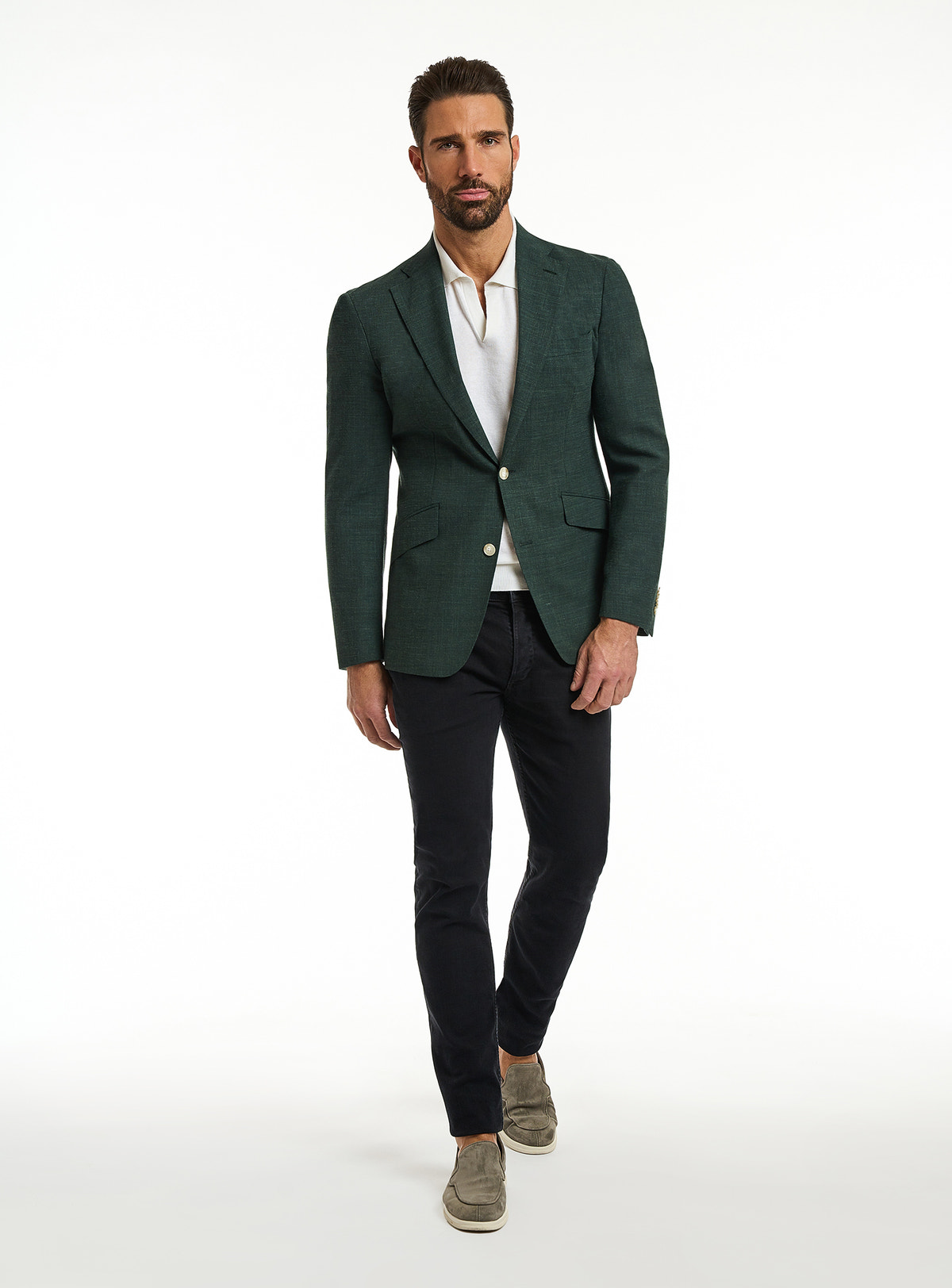 Consiglieri: black jeans with a dark green jacket and white shirt