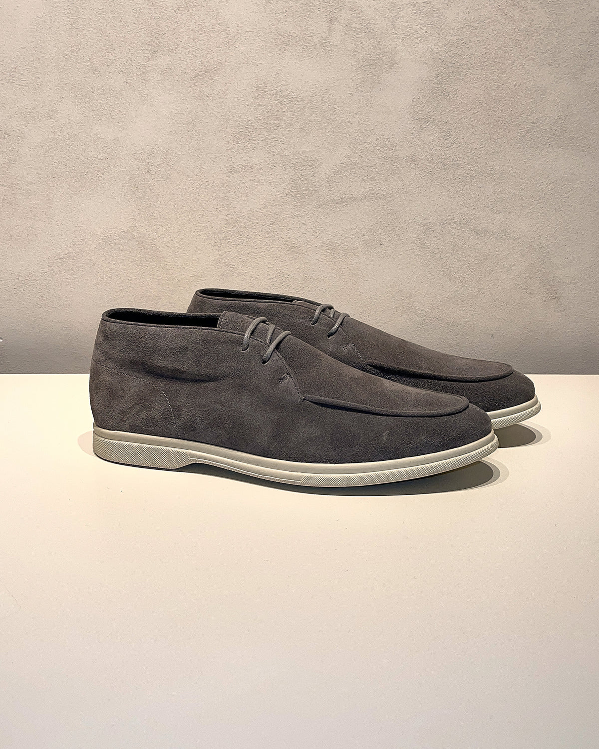 Consiglieri: grey lace-up shoes with a velvety texture and contrasting sole