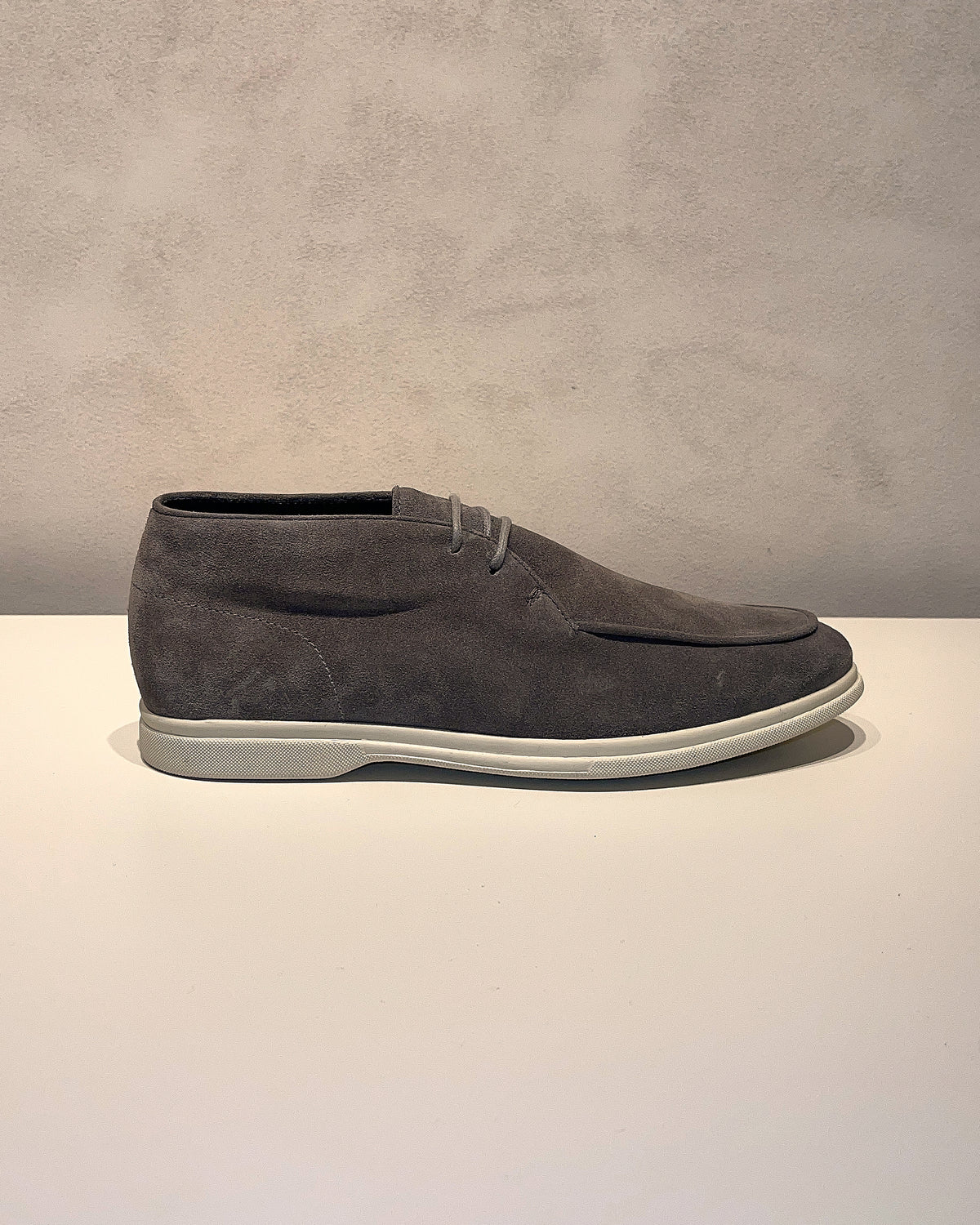 Consiglieri: grey lace-up shoes with a velvety texture and contrasting sole