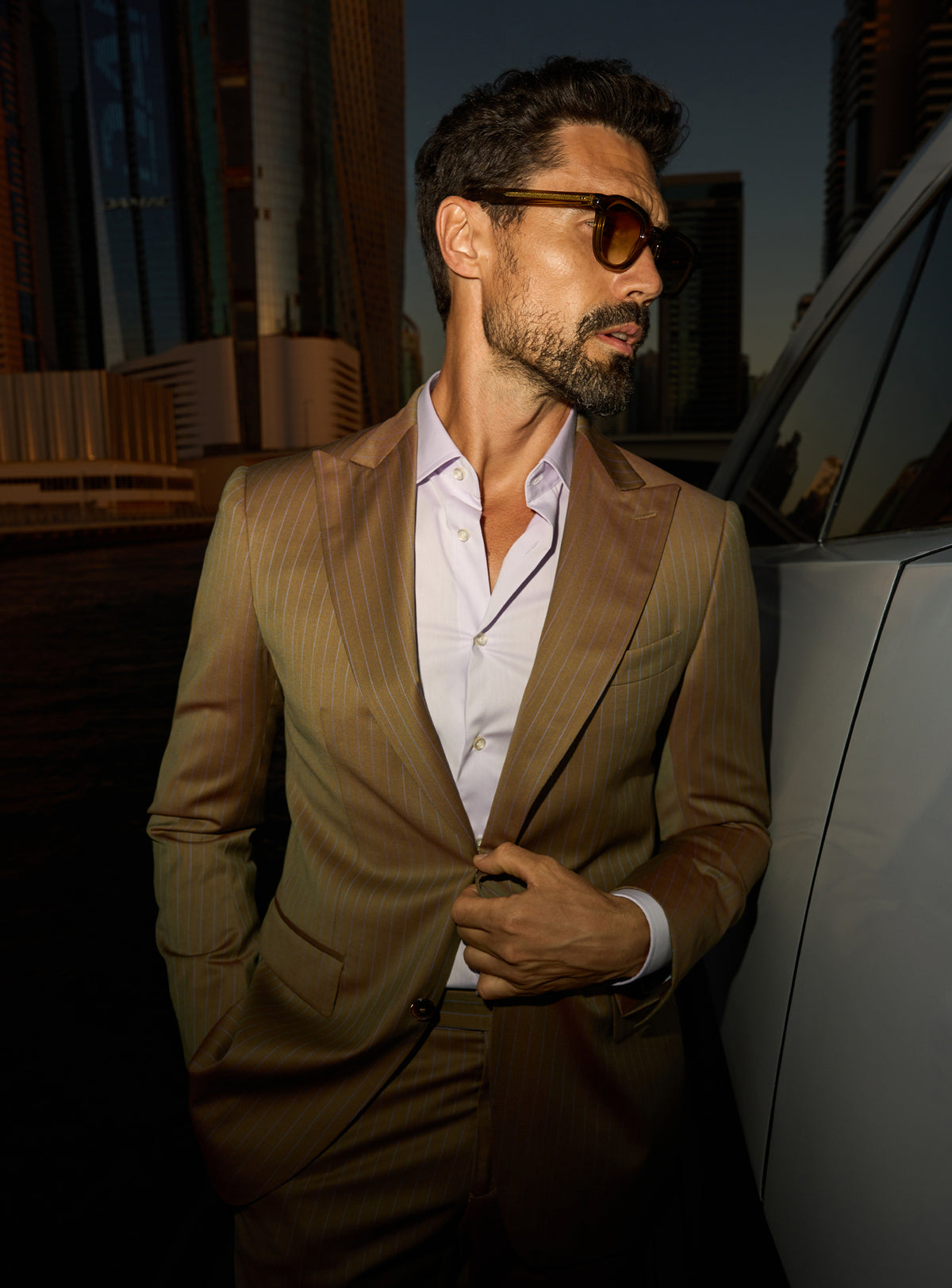 Consiglieri Imperial Grandeur: cognac suit with lustrous lapels and an open-collar white shirt