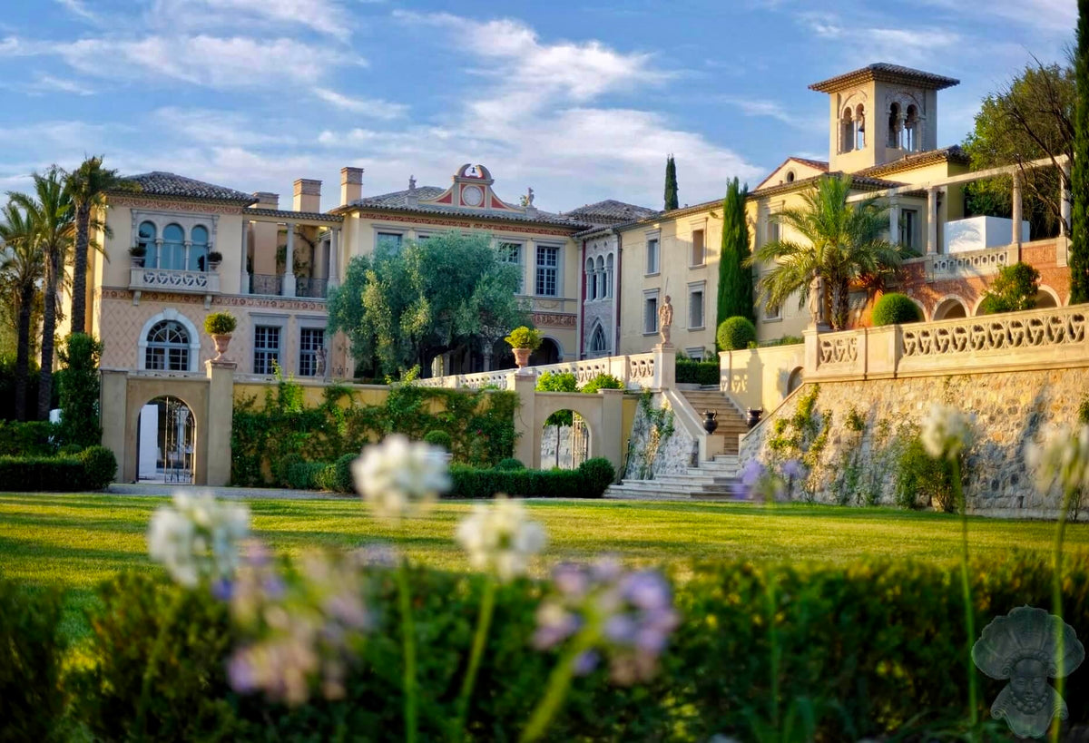 Château Diter façade viewed from the pool garden