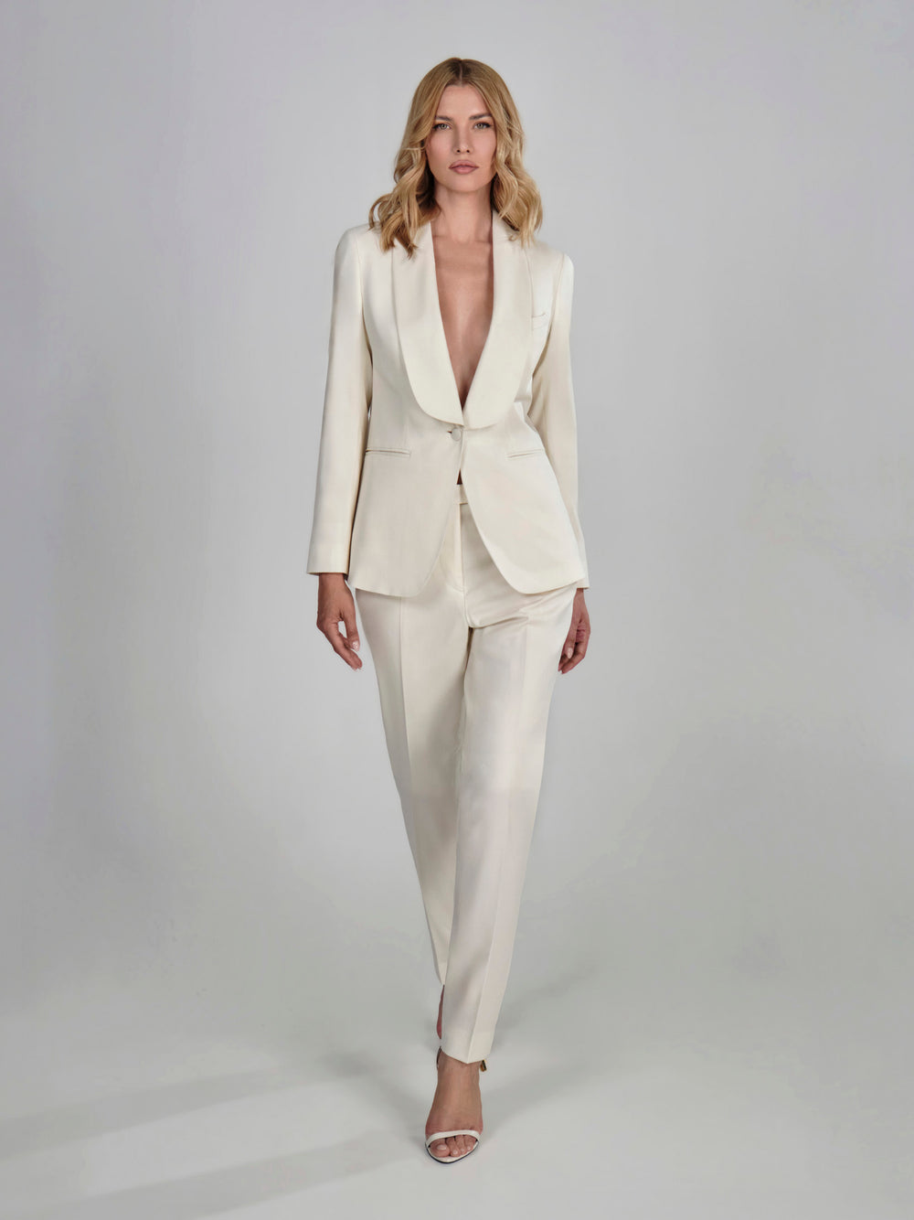 The Ivory Grandeur Suit Privée