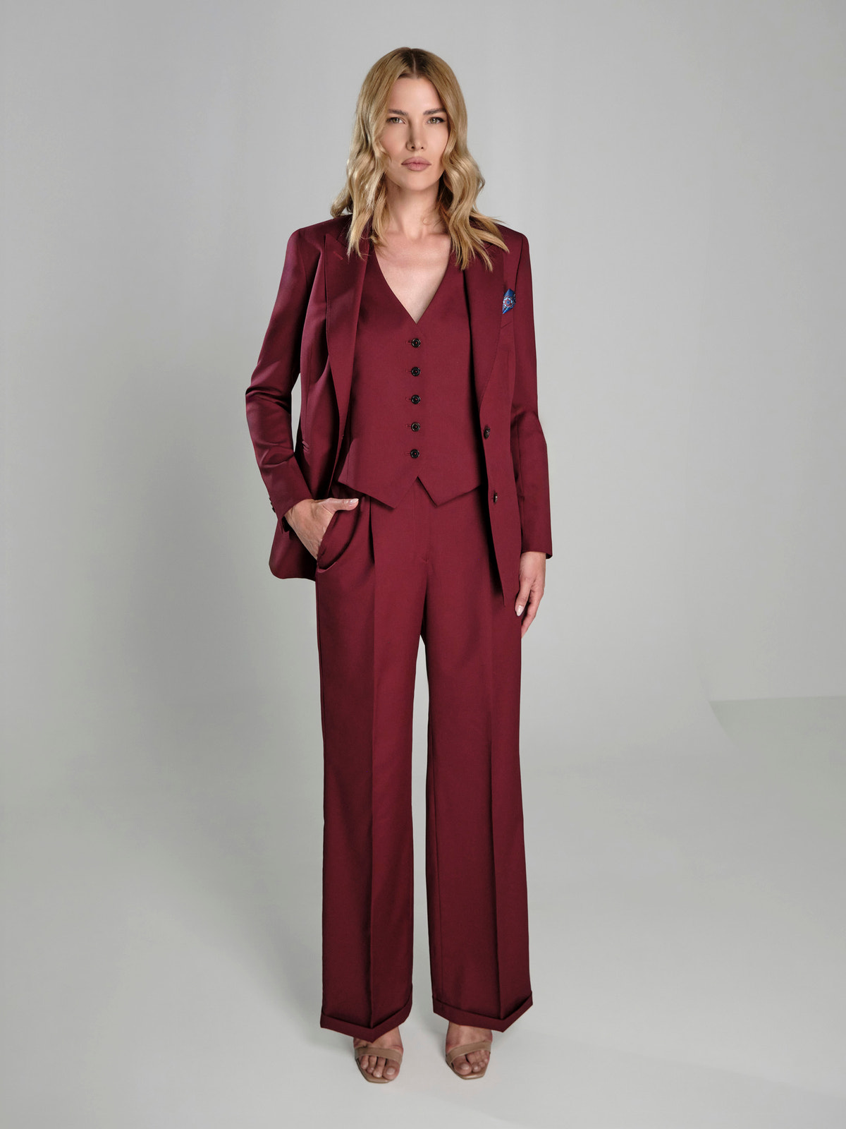 Burgundy three-piece Consiglieri DONNA women's suit with a waistcoat and wide-leg trousers
