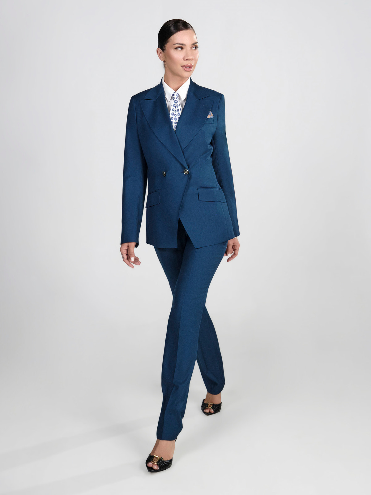 Blue Consiglieri DONNA women's suit with a double-breasted blazer and tapered trousers