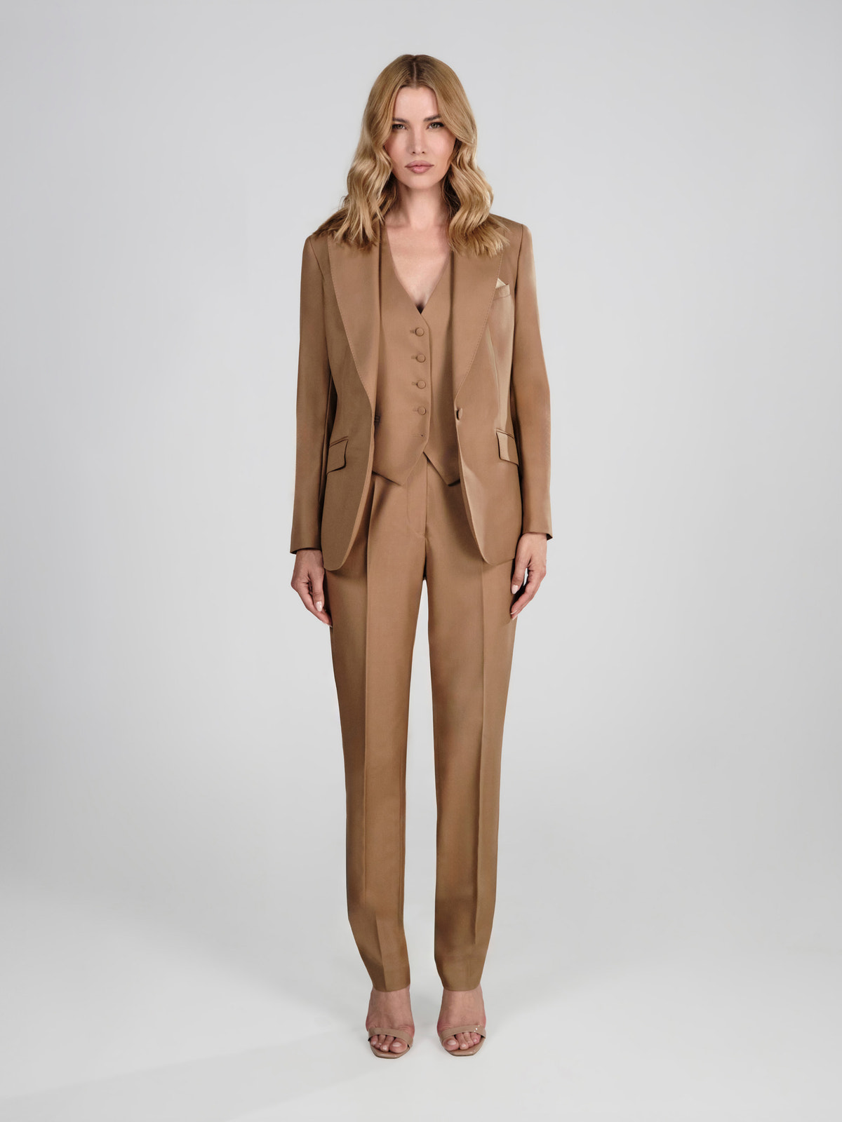 Camel three-piece Consiglieri DONNA women's suit with a matching blazer, waistcoat and trousers