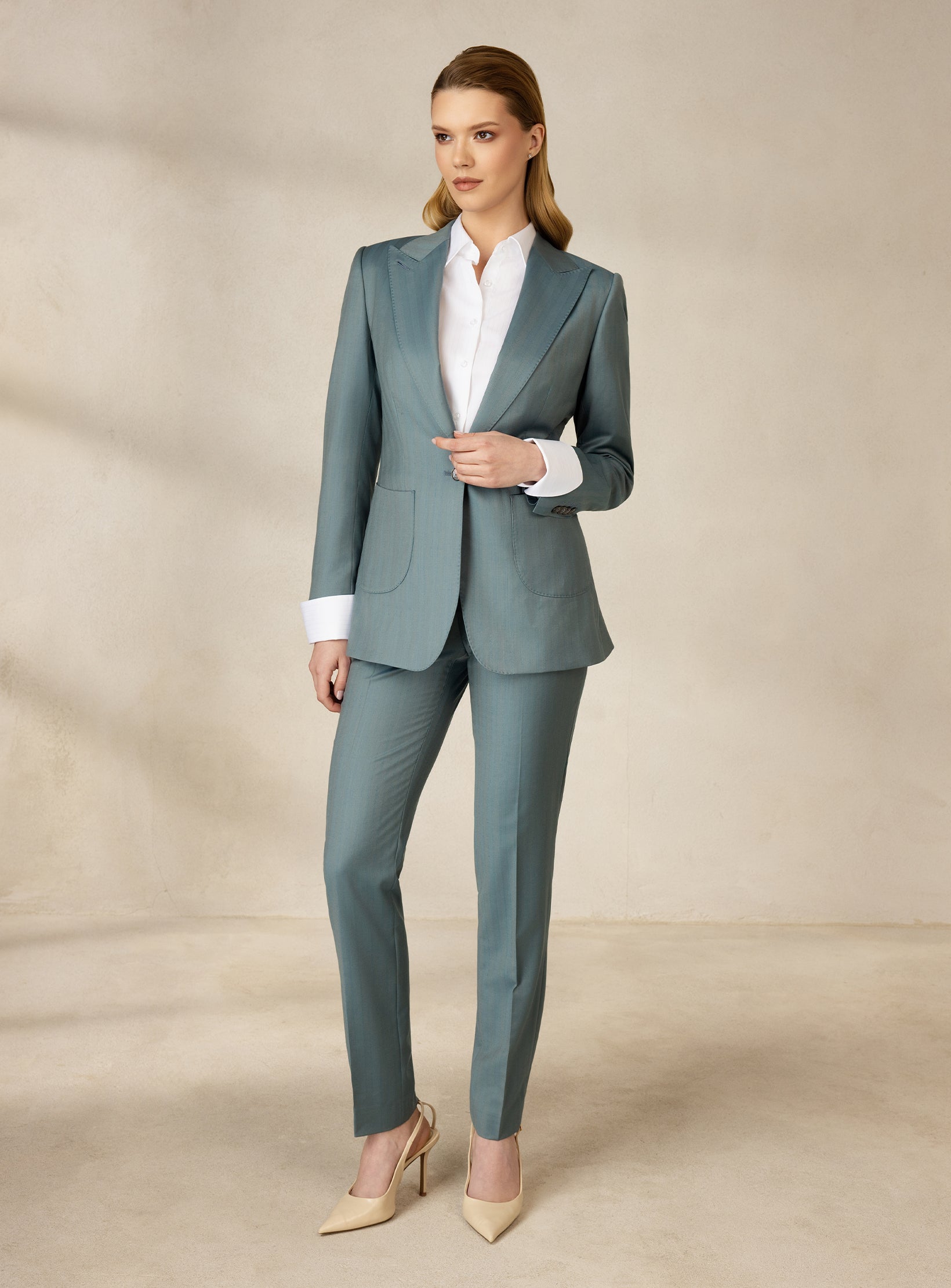 THÉOULE SUIT