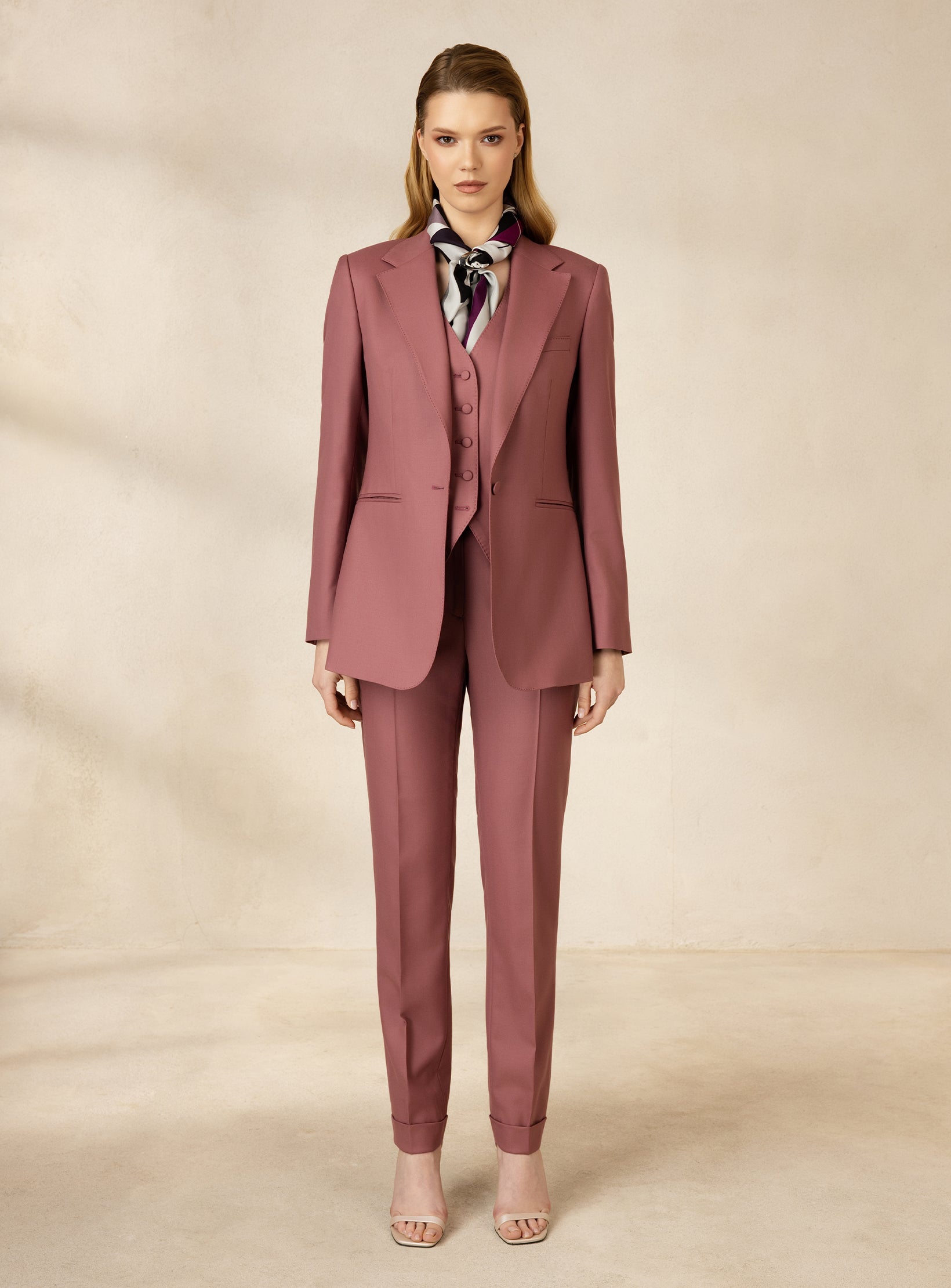 ROQUEBRUNE SUIT