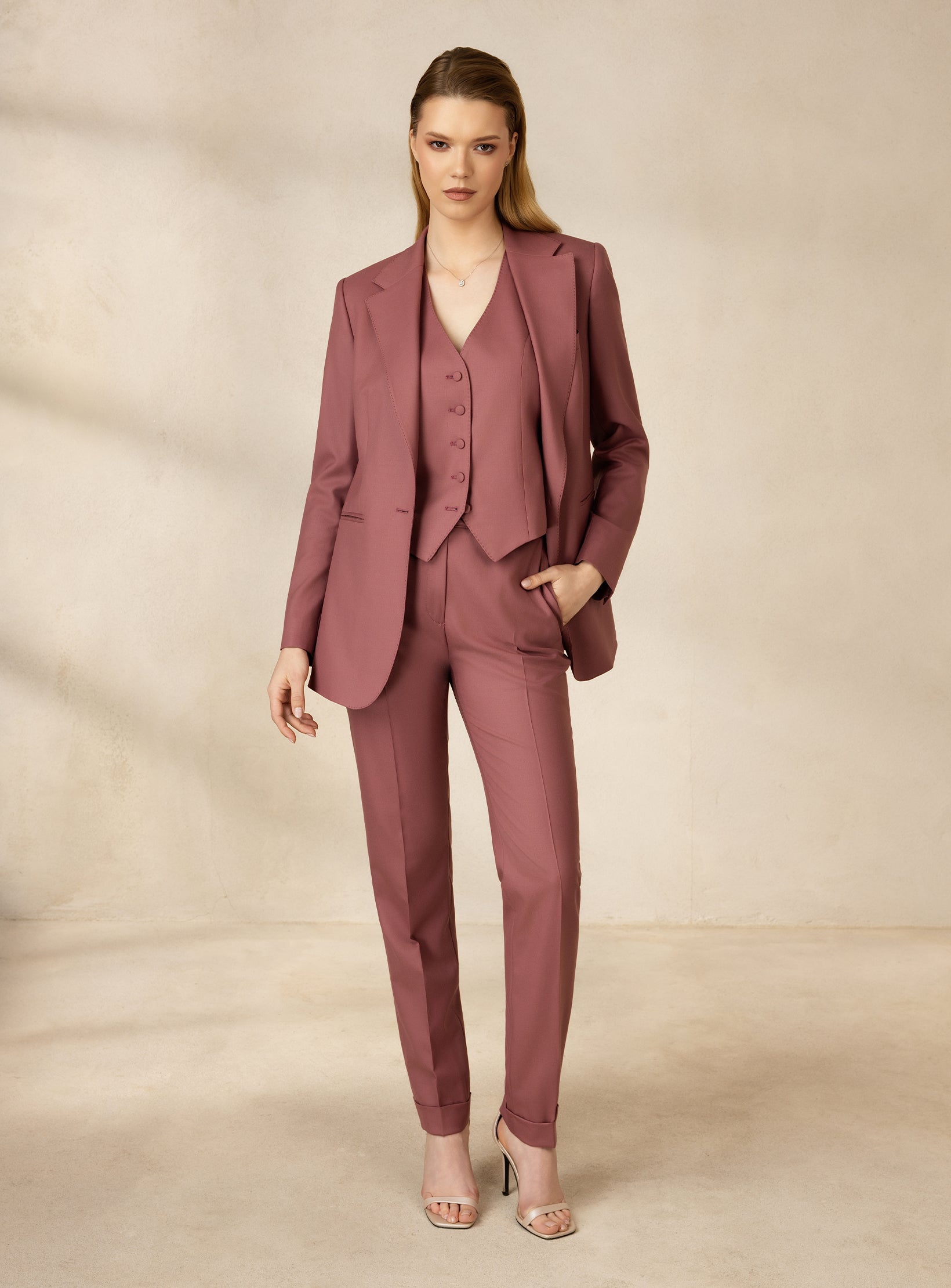 ROQUEBRUNE SUIT