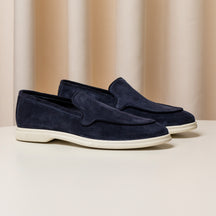 Consiglieri: navy loafers with a velvety texture and cream soles