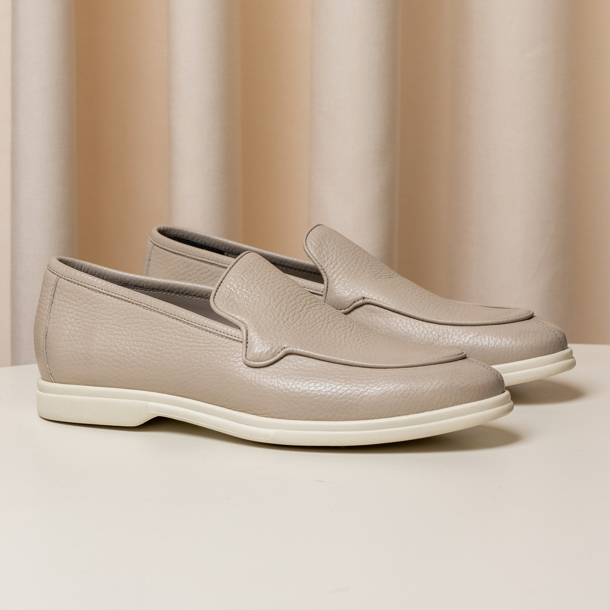 Consiglieri: beige loafers with a smooth finish and cream soles
