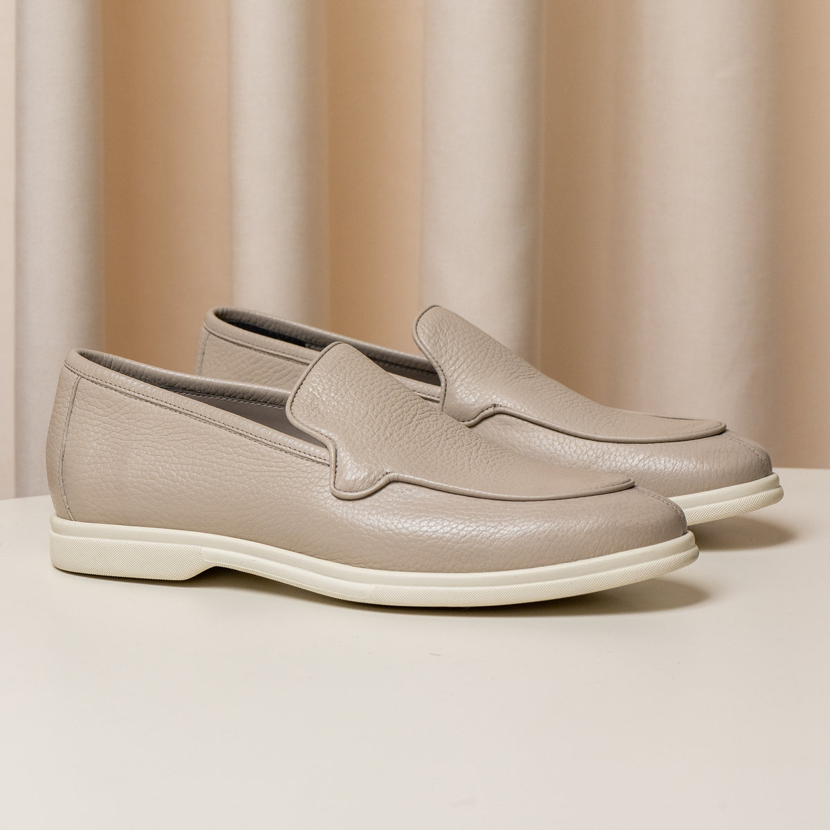 Consiglieri: beige loafers with a smooth finish and cream soles
