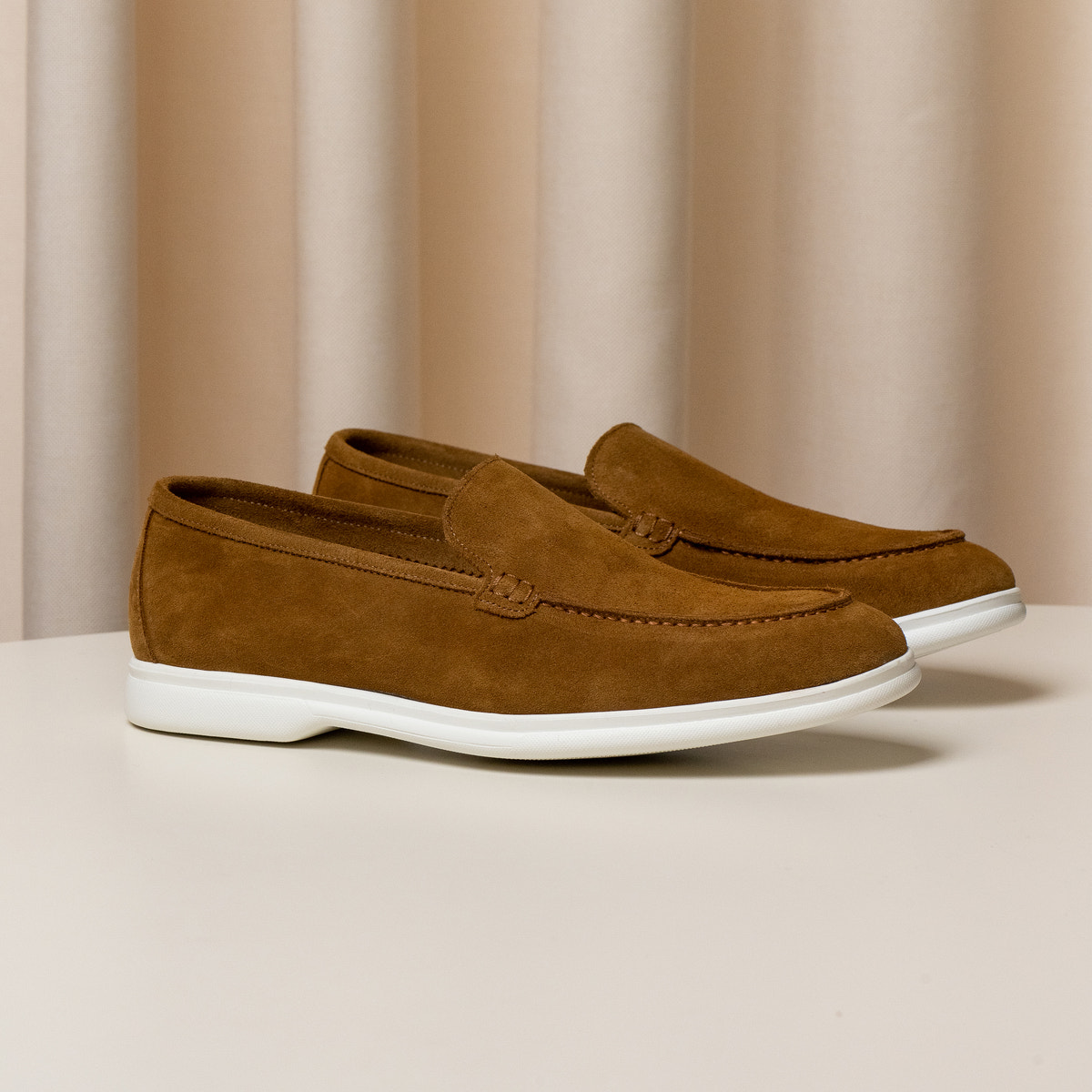 Consiglieri: brown loafers with a velvety texture and white soles