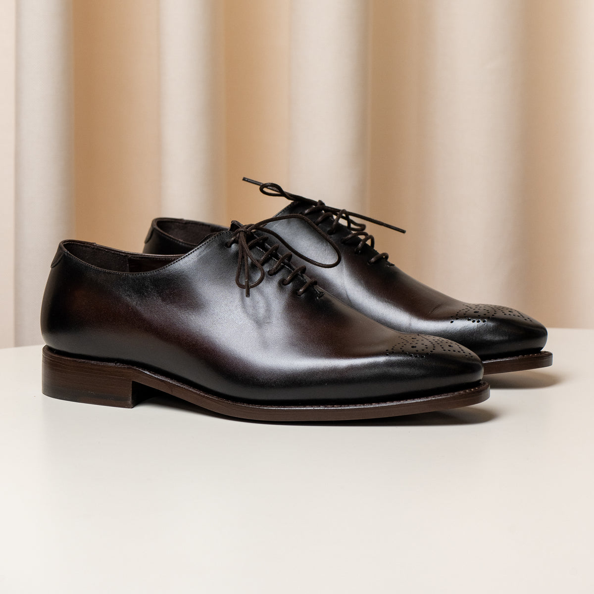 Consiglieri: dark brown Oxford shoes with an elongated shape and laces