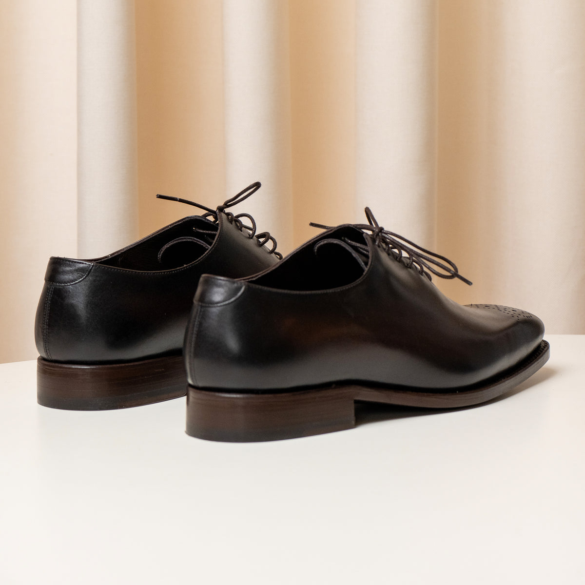 Consiglieri: heel and dark brown finish of the Oxford shoes