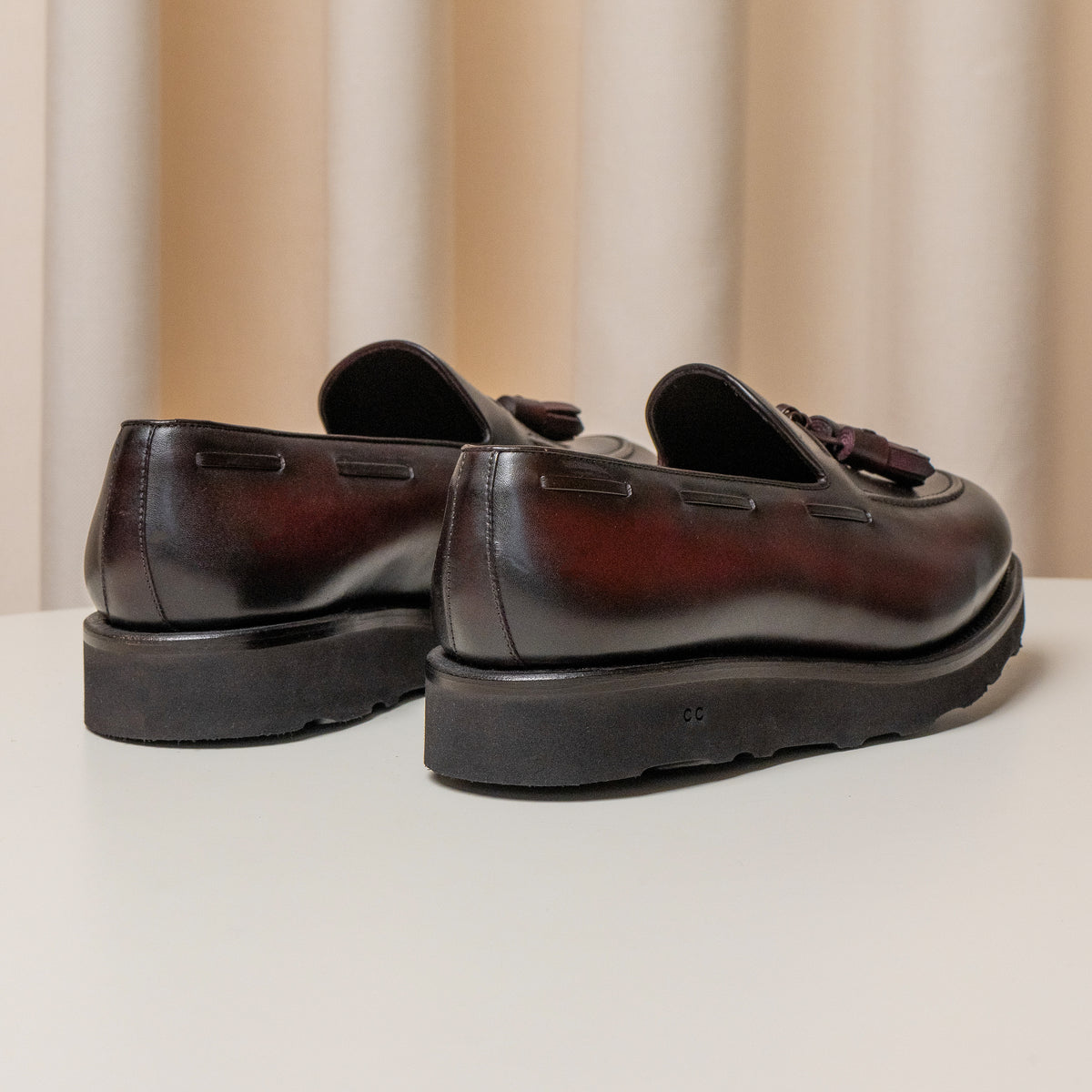 Consiglieri: heel and substantial sole of the burgundy loafers