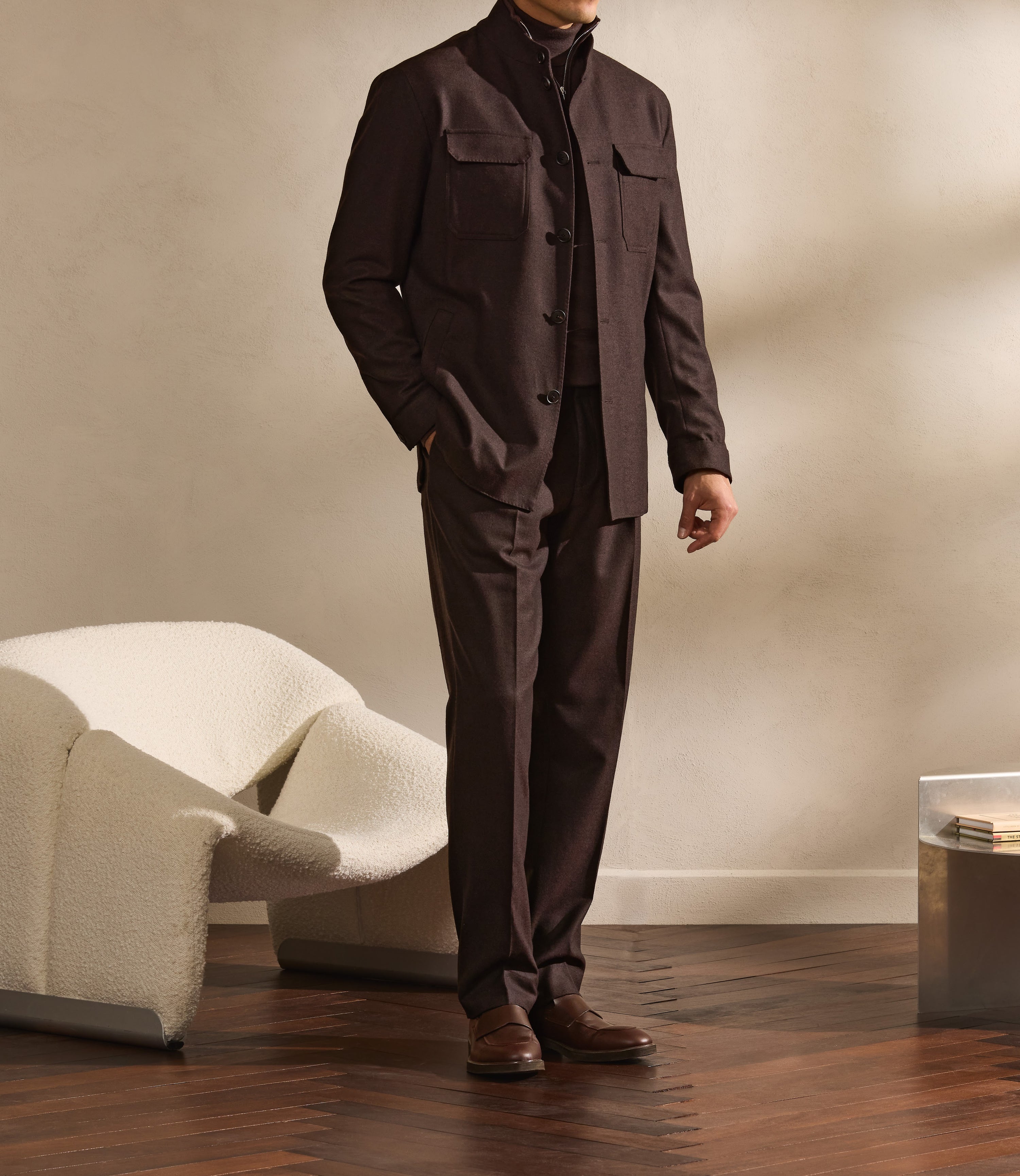 A modern jacket with relaxed proportions — an urban reading of the season.