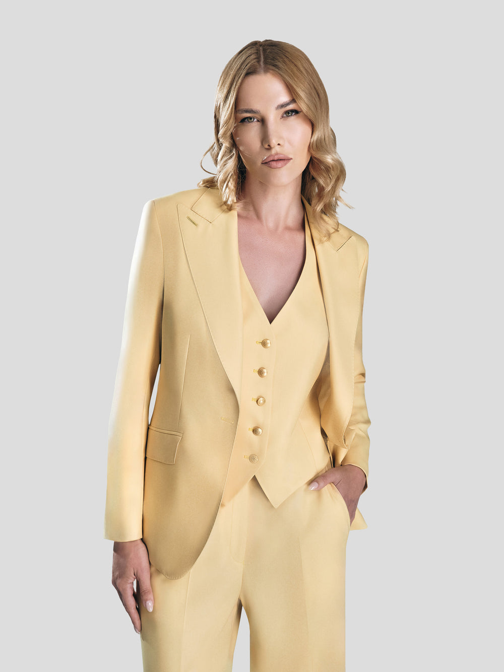 Soleil Privée Suit