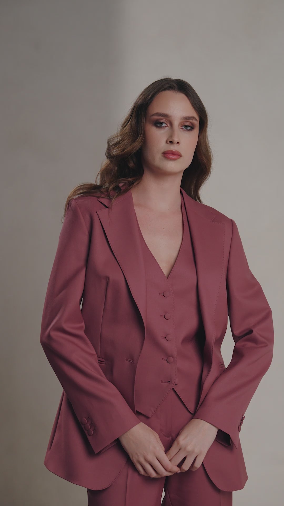 Burgundy Consiglieri The Vendôme Suit blazer and waistcoat with a V neckline