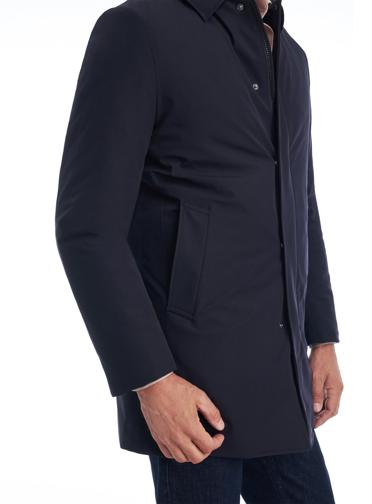 Consiglieri Chamonix: navy jacket with a raised collar and clean lines