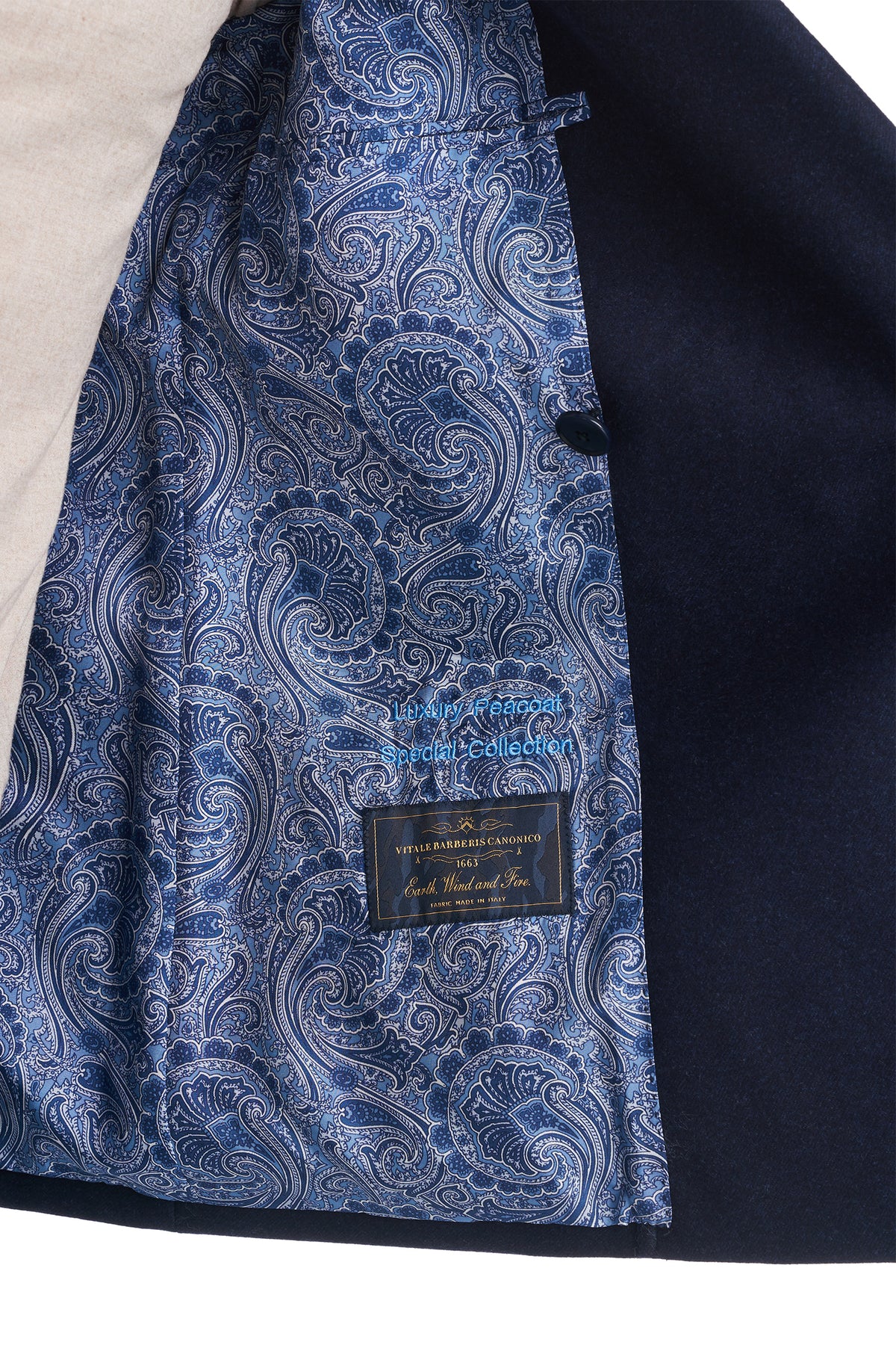Consiglieri Zurich: blue ornamental-pattern lining inside the coat
