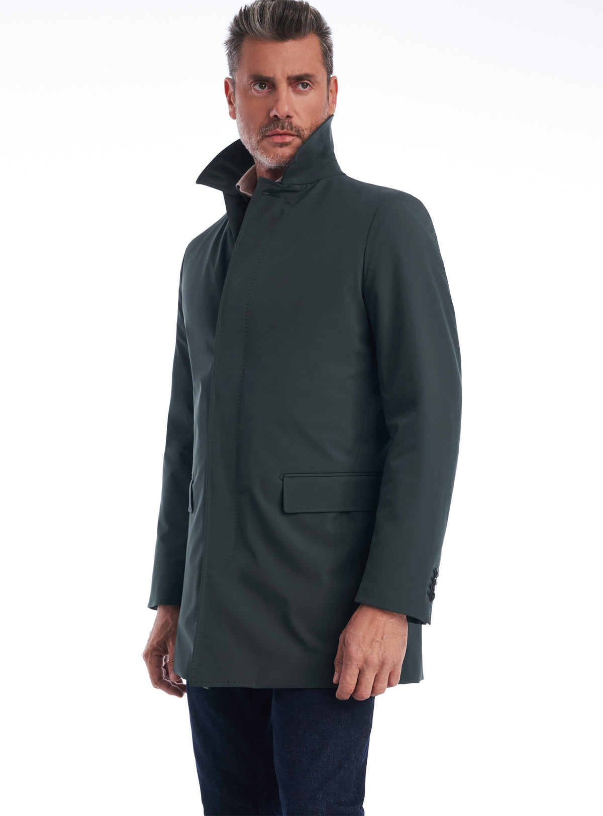 Consiglieri Edinburgh: dark green jacket with a raised collar and straight silhouette